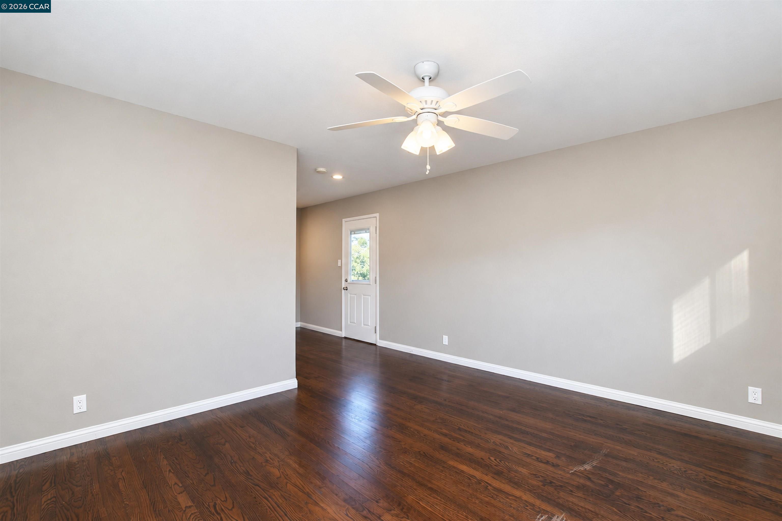 3121 Alhambra Ave