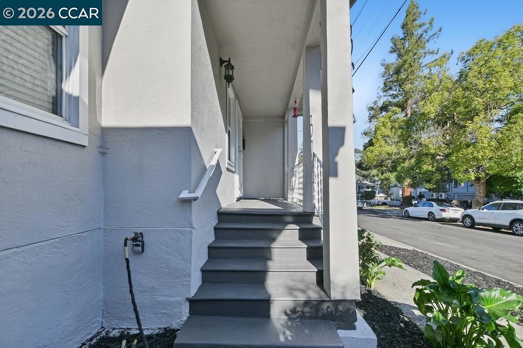 824- 828 Richardson Street # 828 Unit: 824-828
