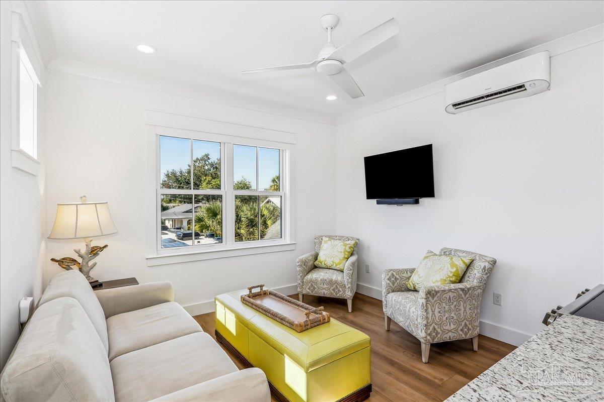 1102 E Strong St, Pensacola