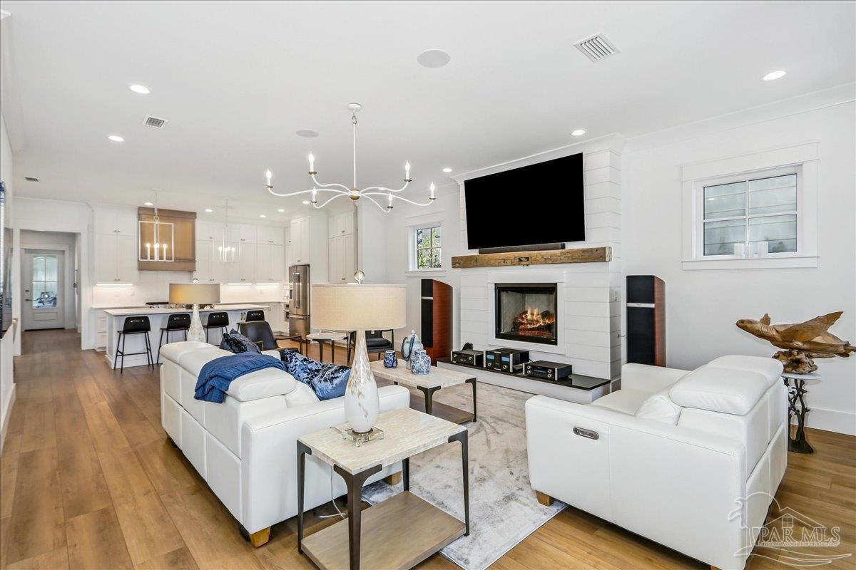 1102 E Strong St, Pensacola