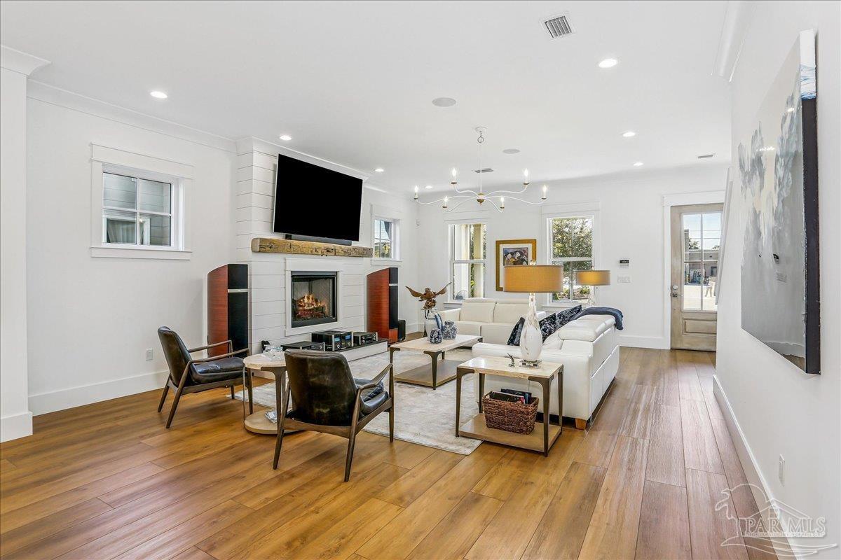 1102 E Strong St, Pensacola