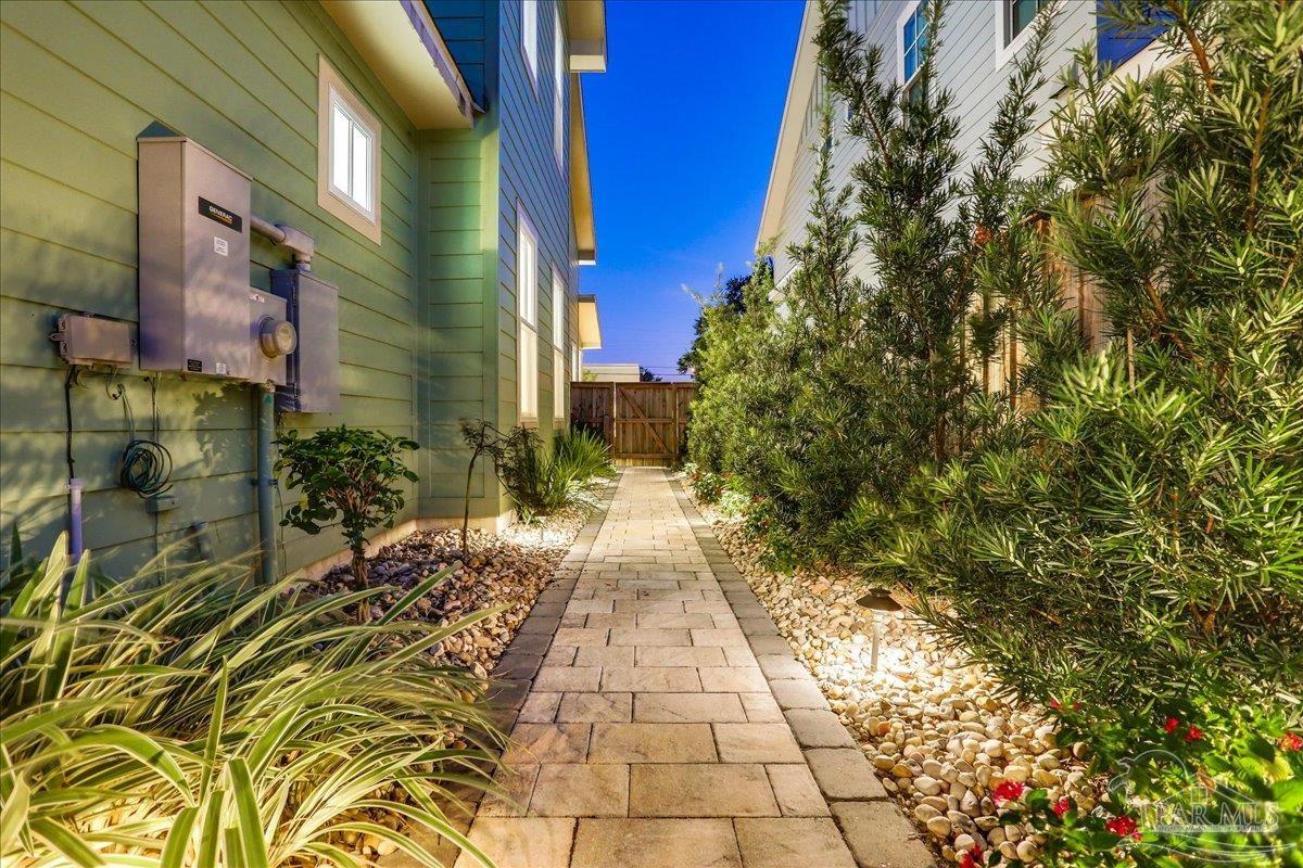 1102 E Strong St, Pensacola