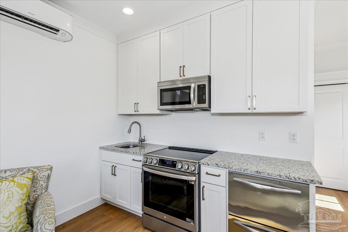 1102 E Strong St, Pensacola