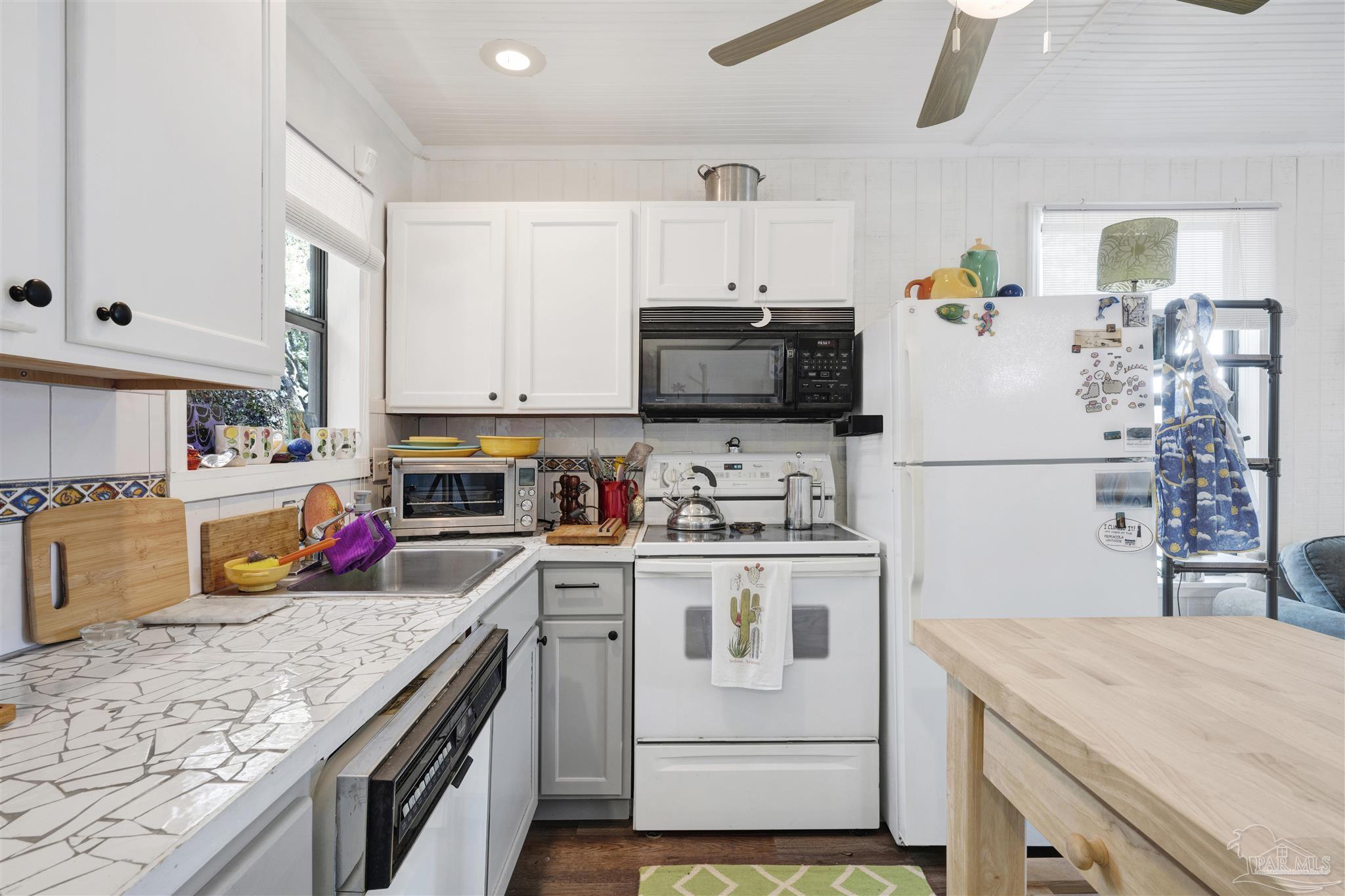 333 Edgewater Dr