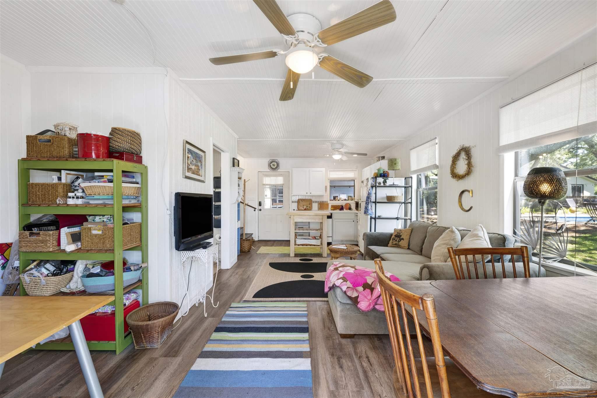 333 Edgewater Dr