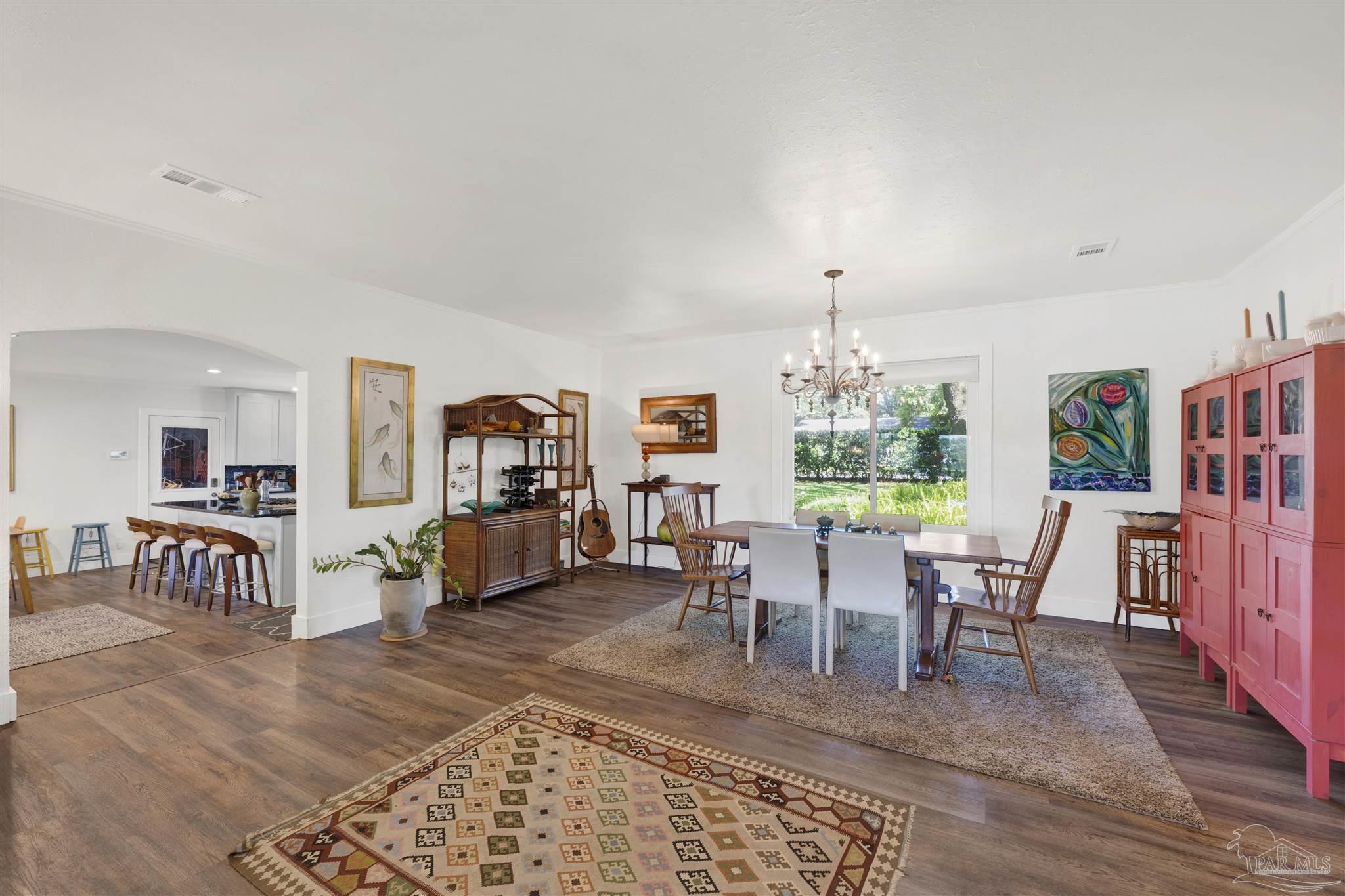 333 Edgewater Dr