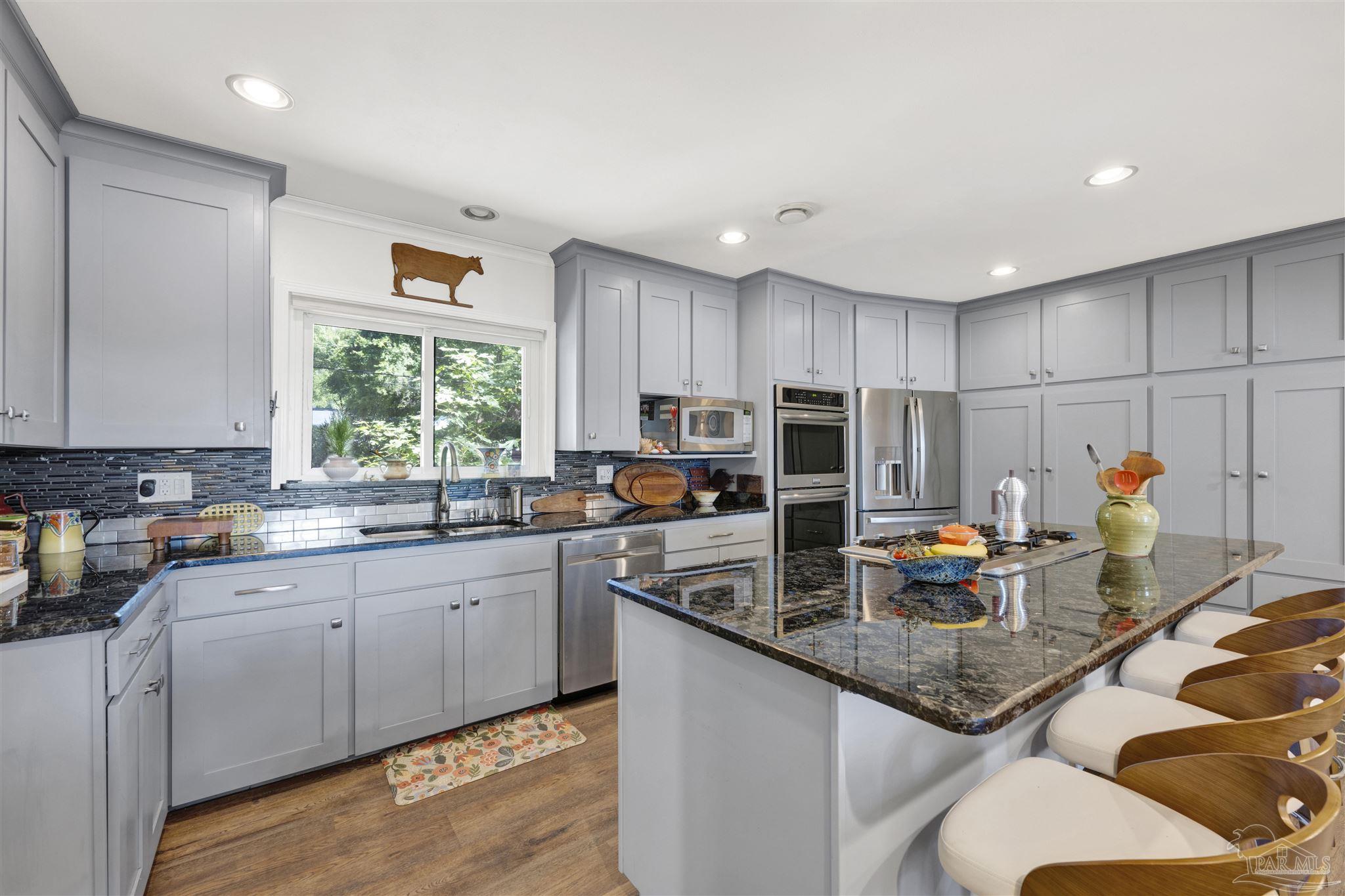 333 Edgewater Dr