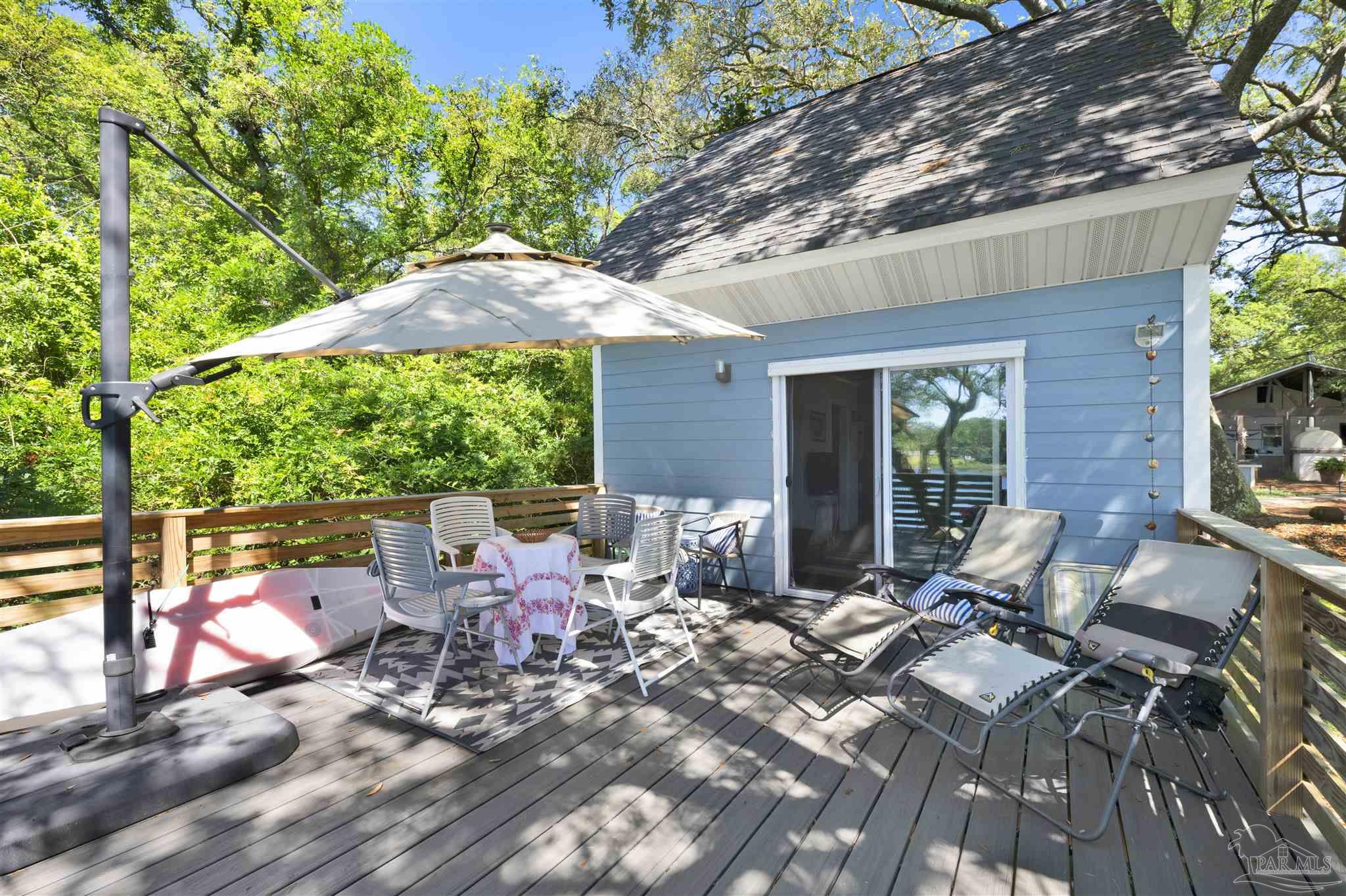 333 Edgewater Dr
