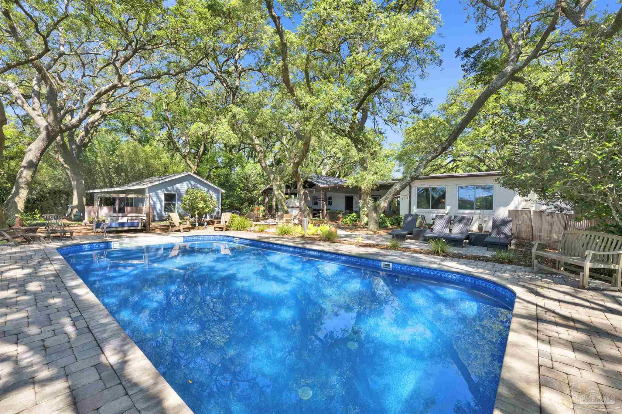 333 Edgewater Dr