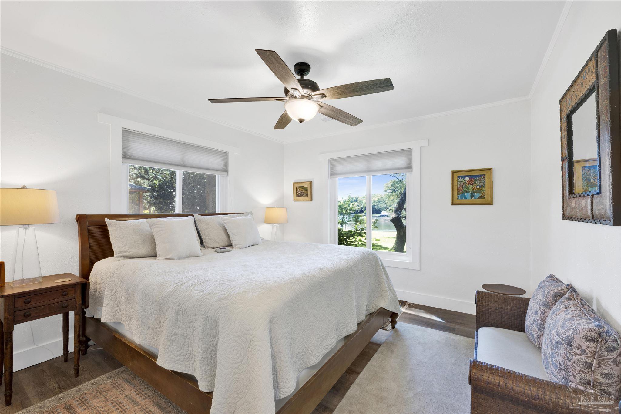 333 Edgewater Dr