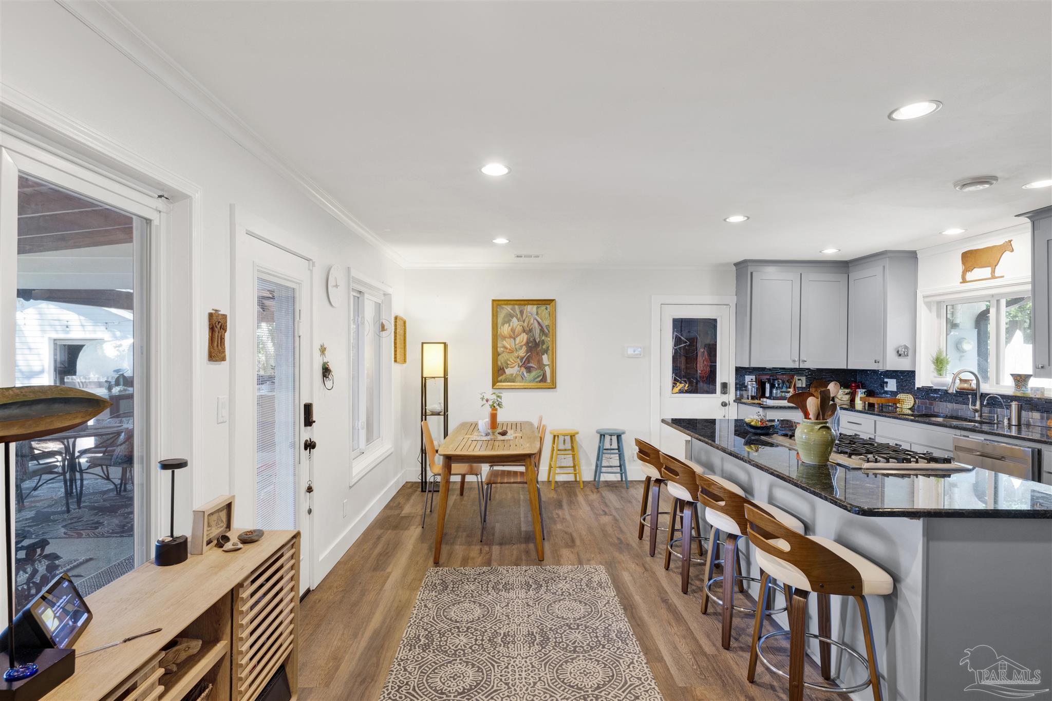 333 Edgewater Dr