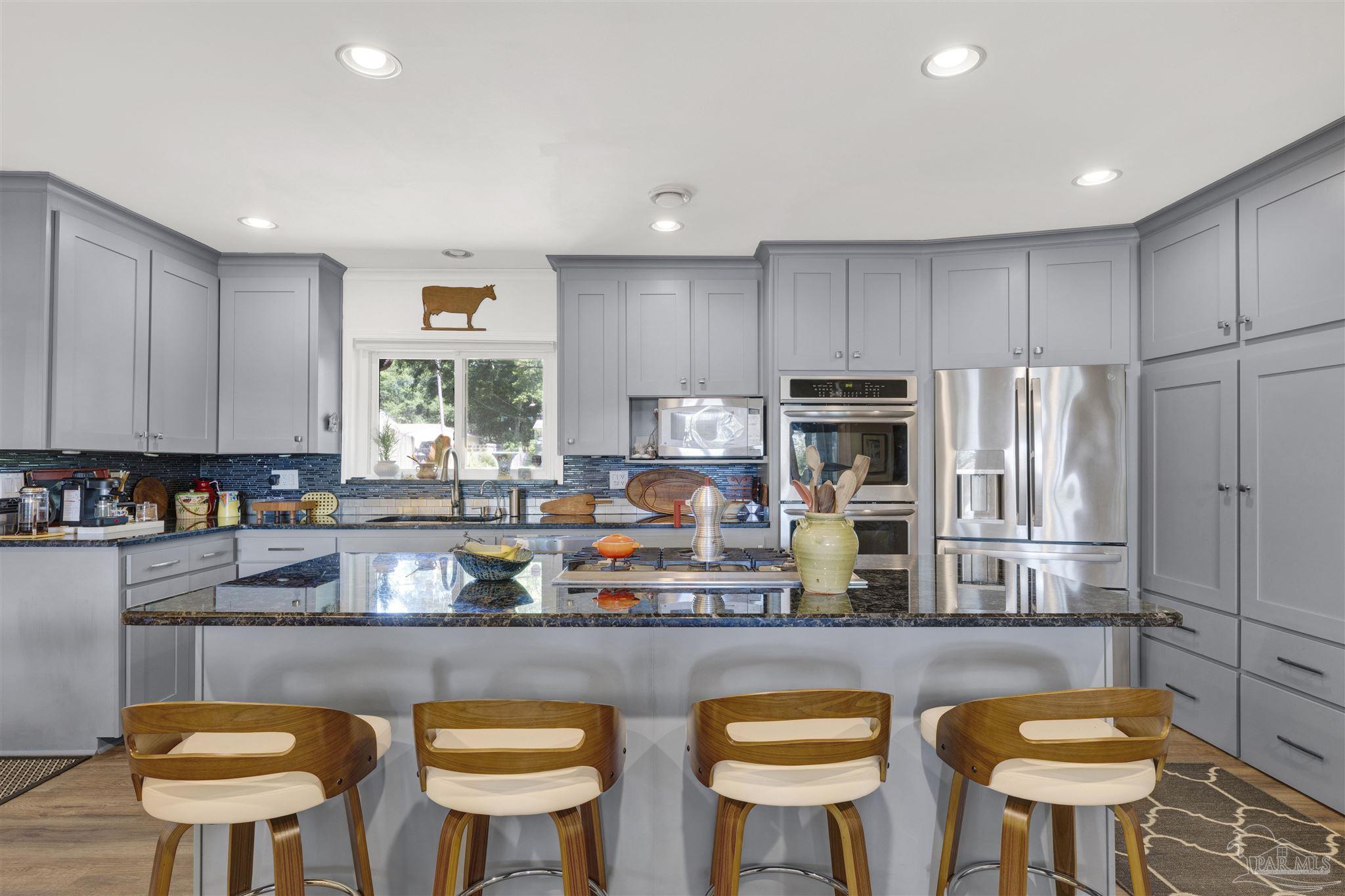 333 Edgewater Dr
