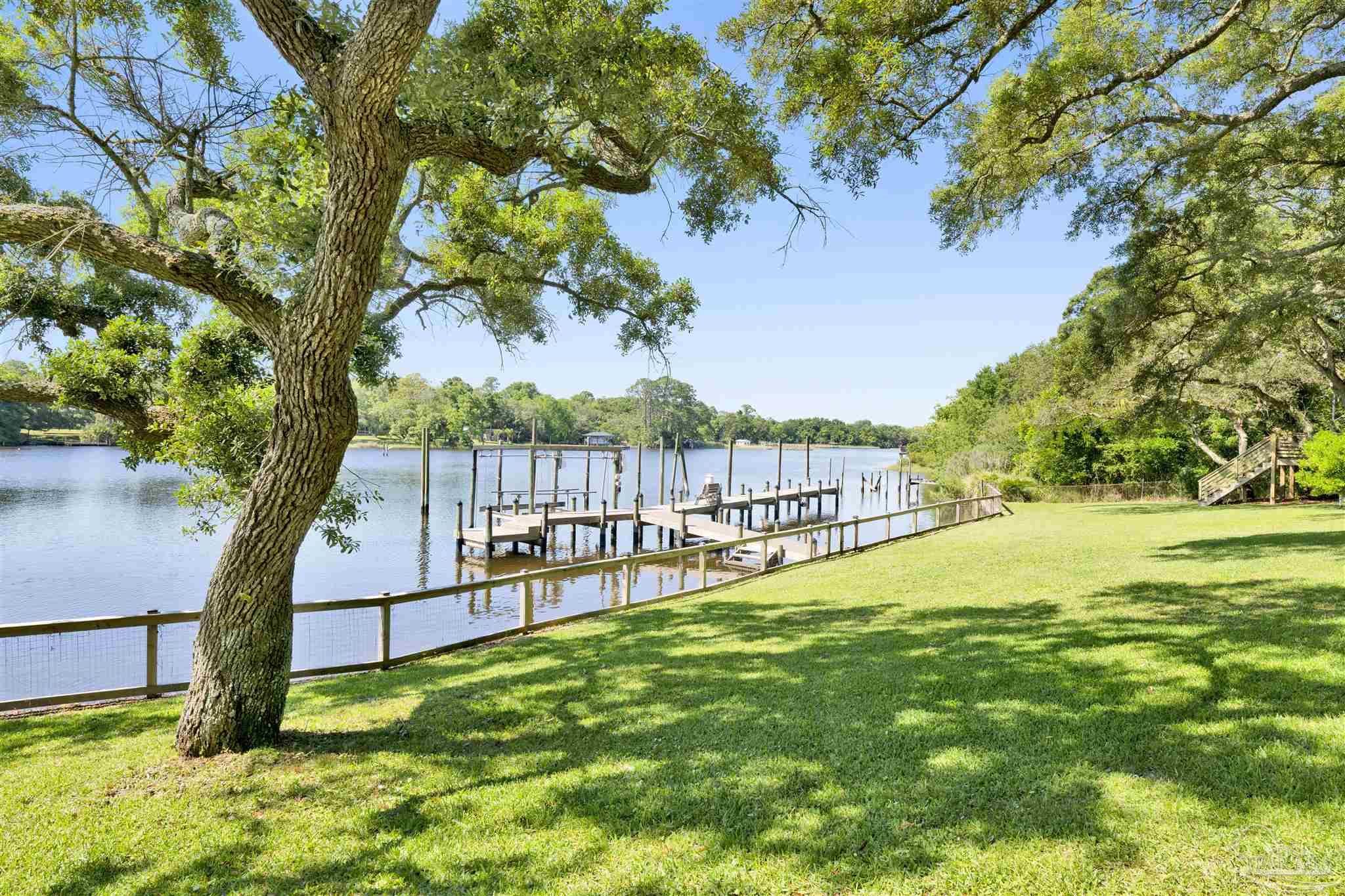 333 Edgewater Dr