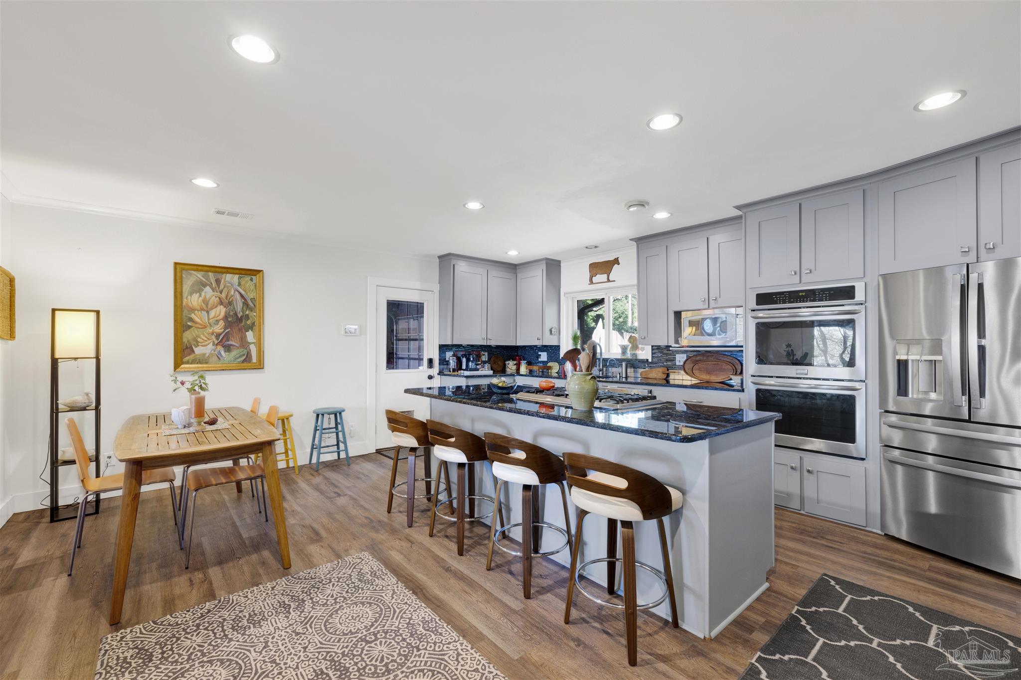 333 Edgewater Dr