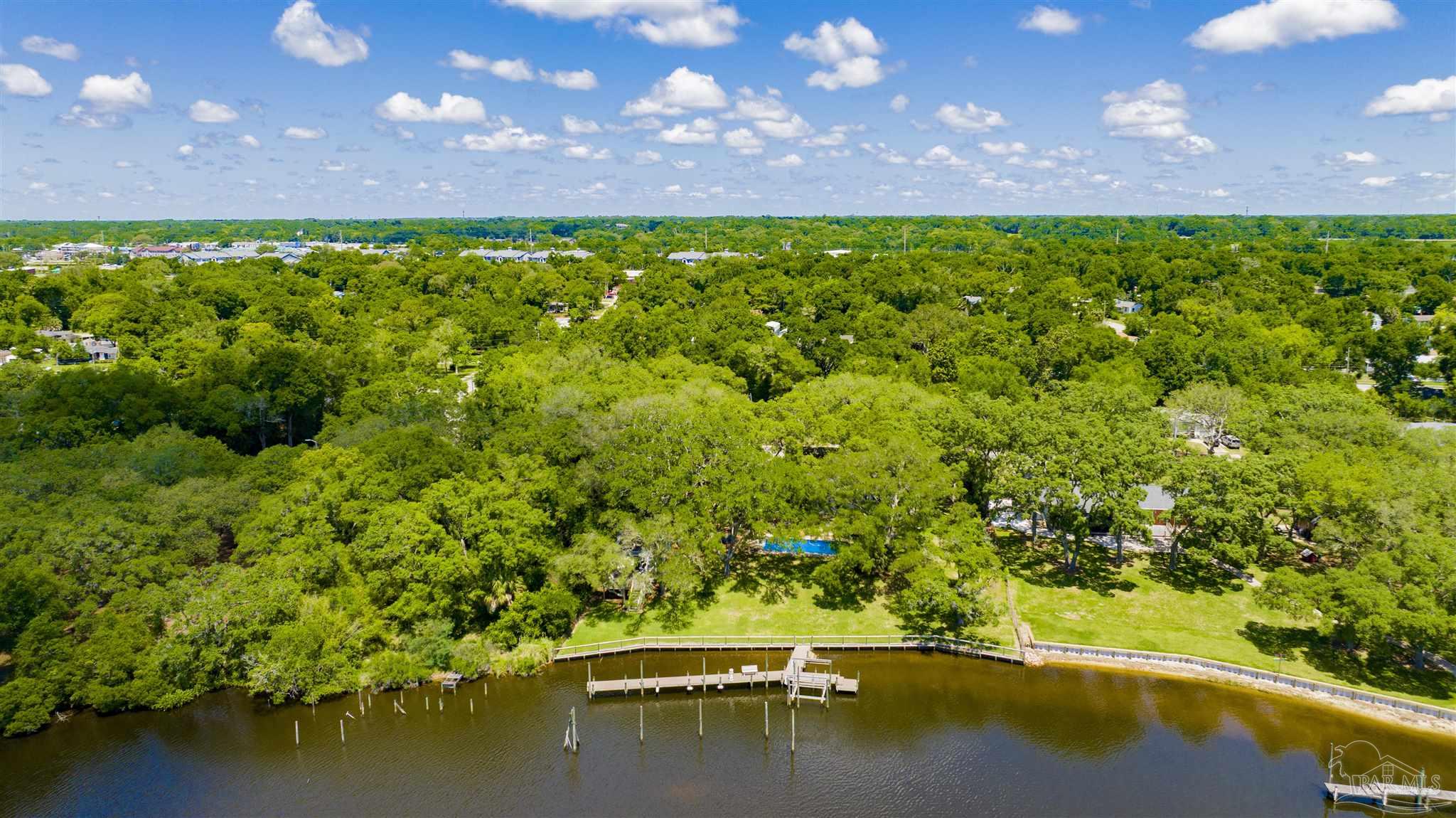 333 Edgewater Dr