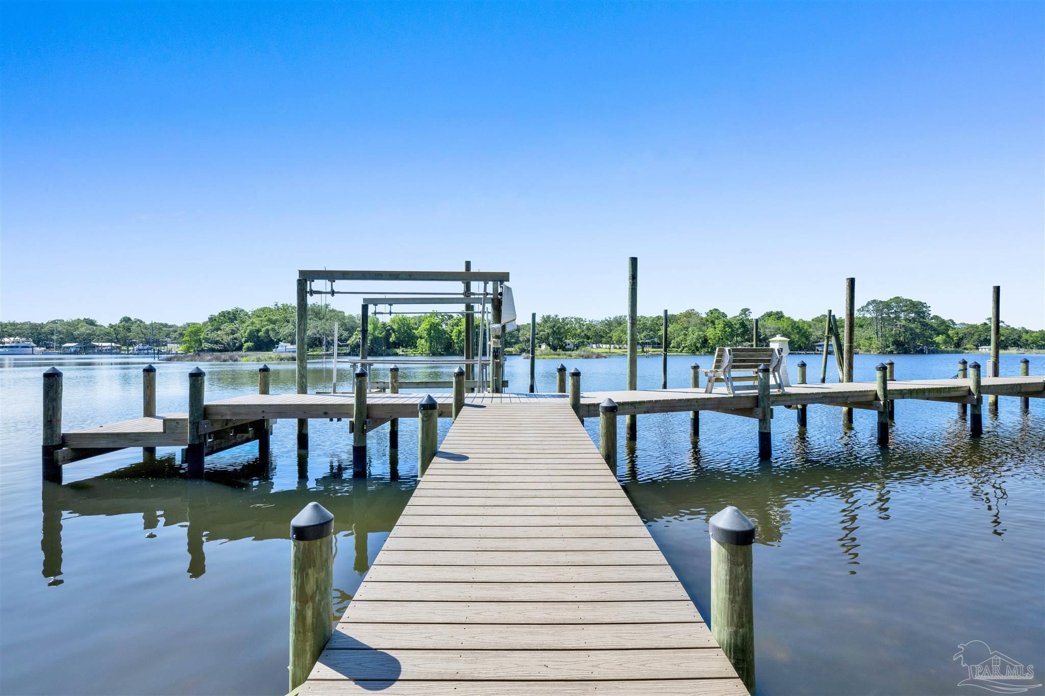 333 Edgewater Dr