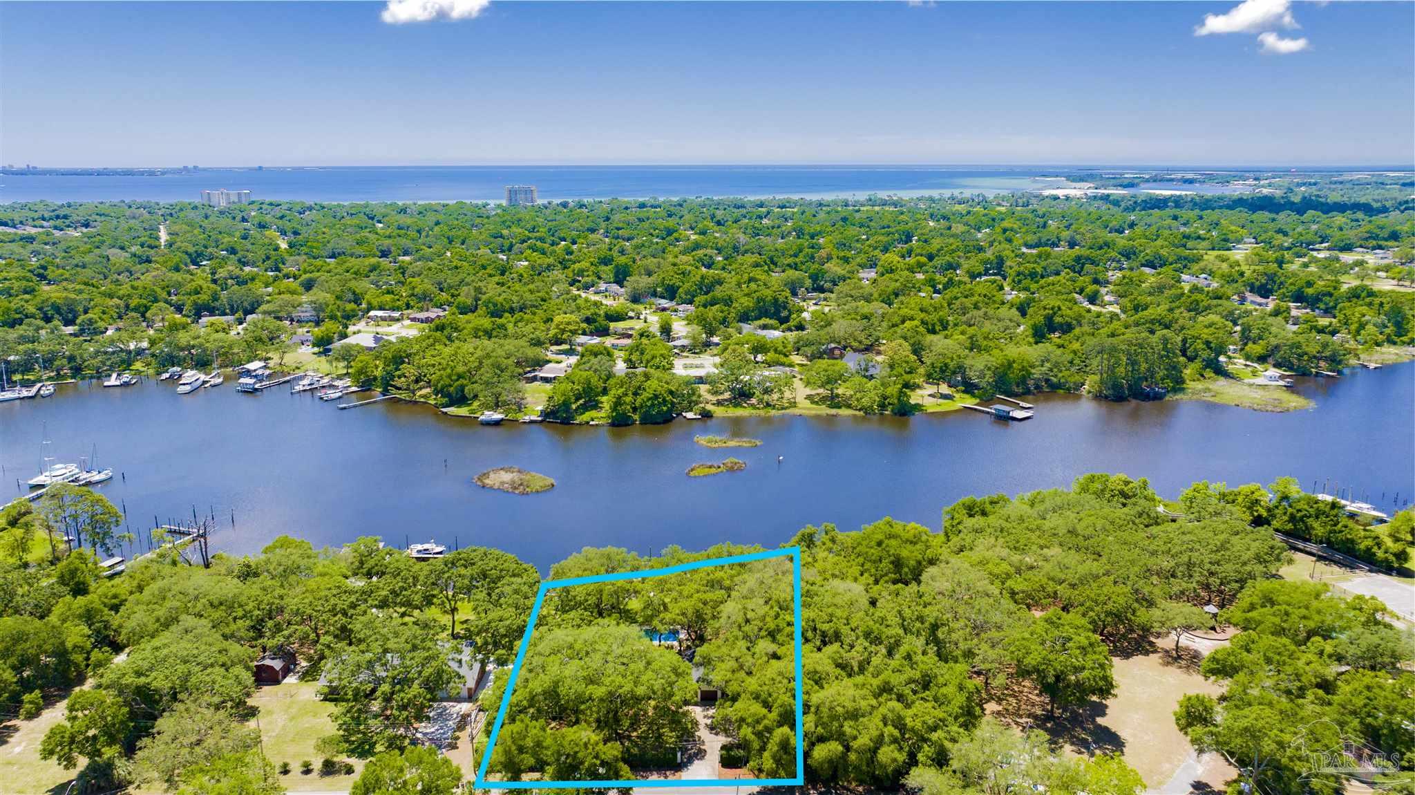 333 Edgewater Dr