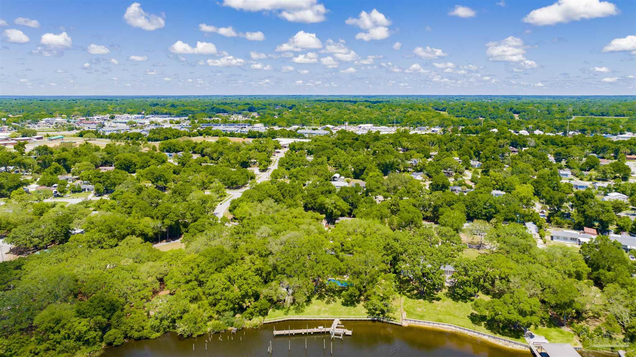 333 Edgewater Dr