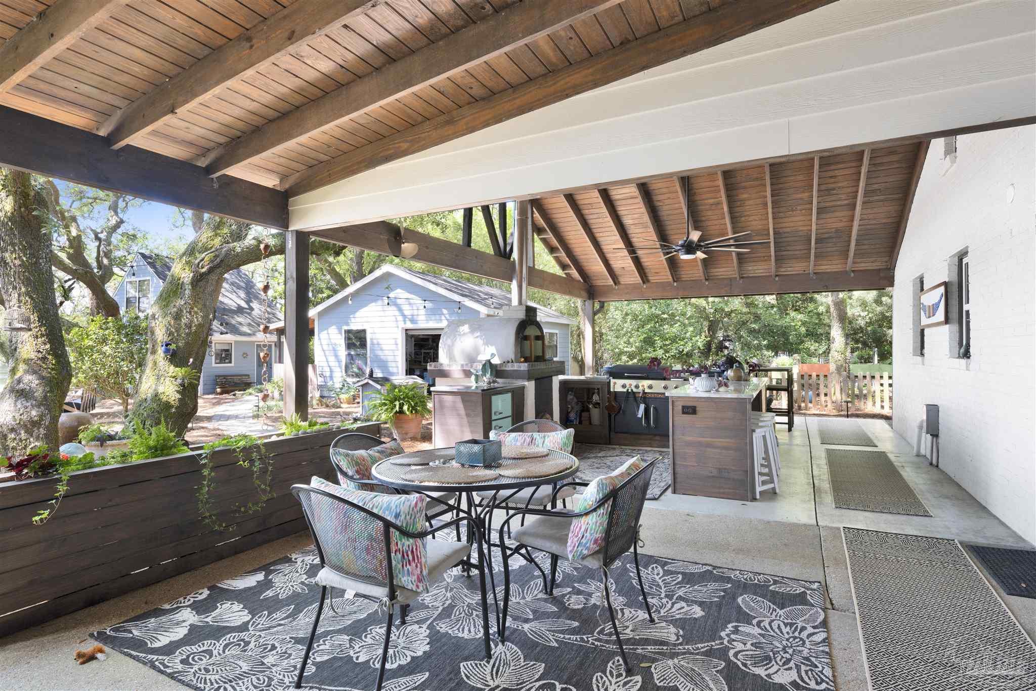 333 Edgewater Dr