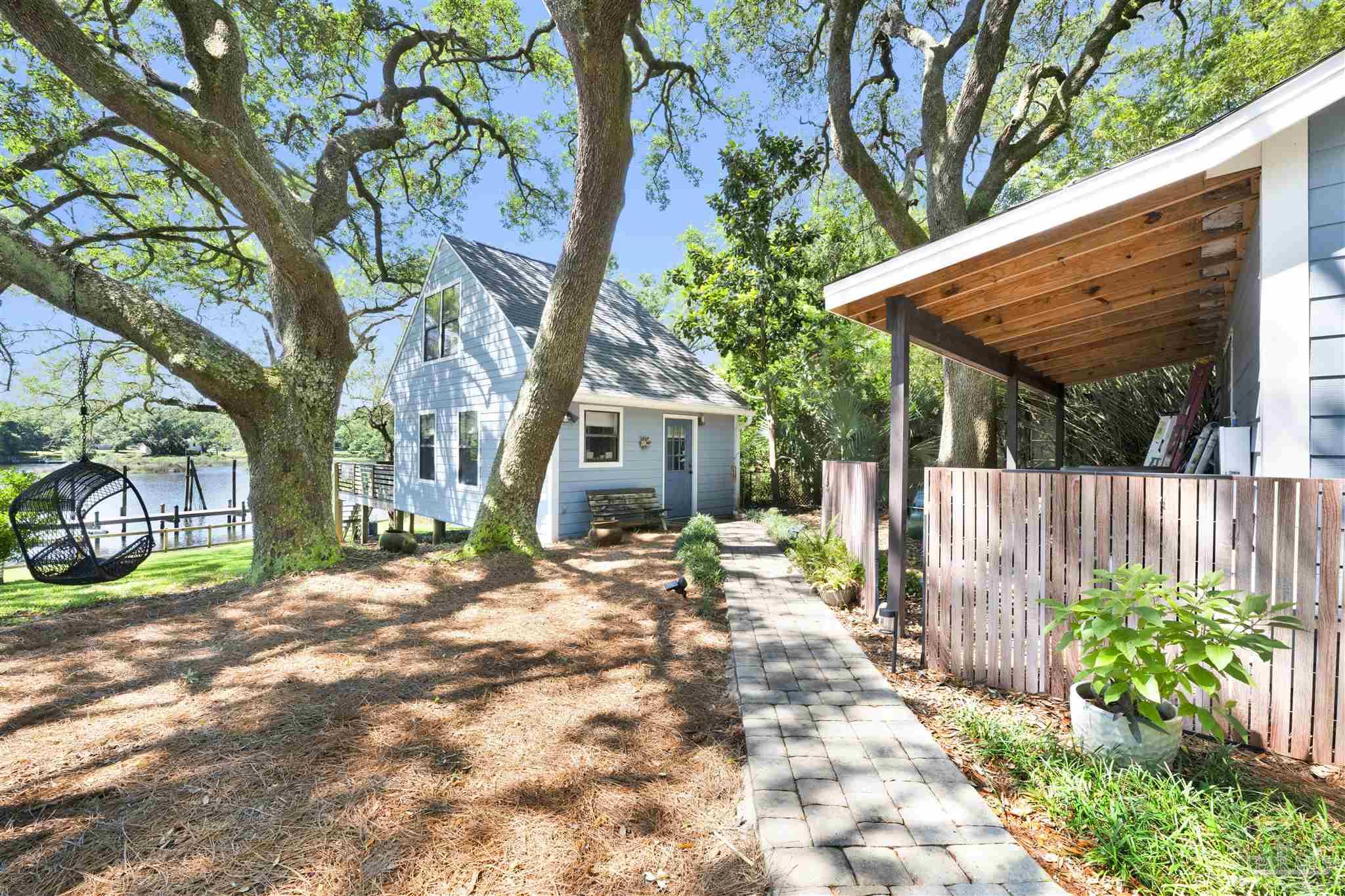 333 Edgewater Dr