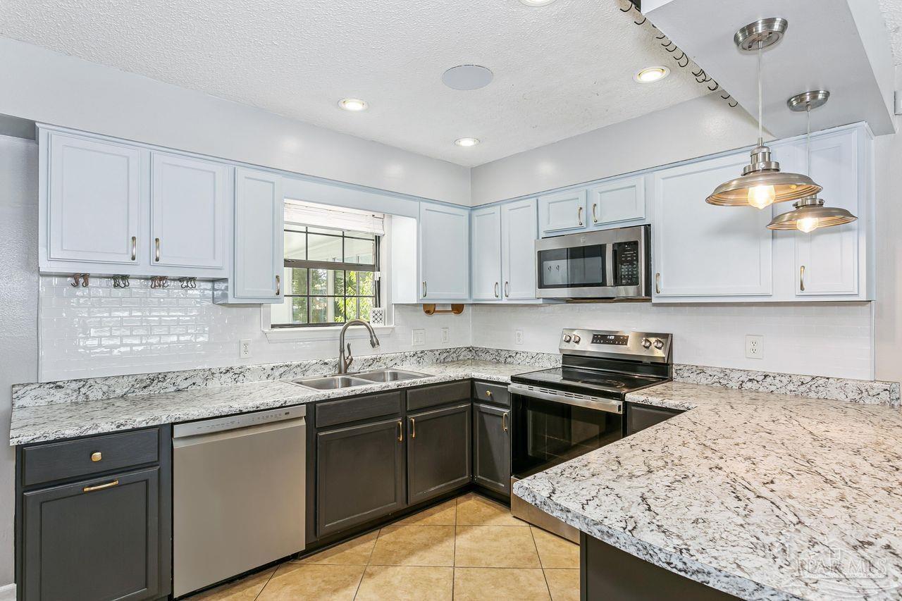 5389 Camille Gardens Cir