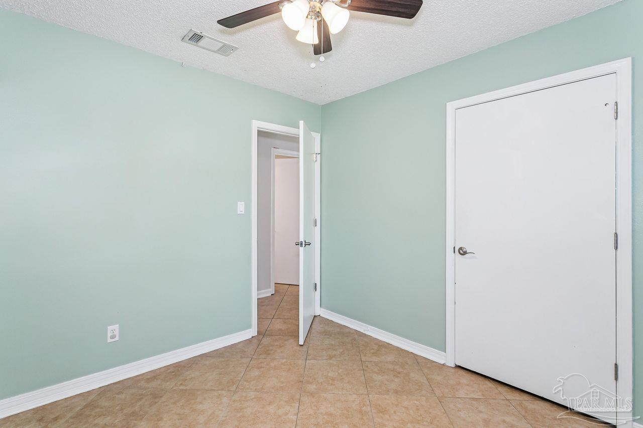 5389 Camille Gardens Cir