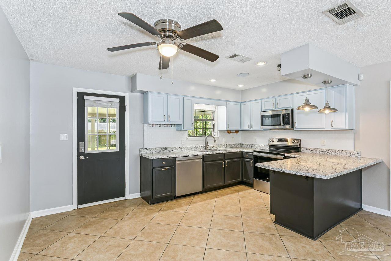 5389 Camille Gardens Cir
