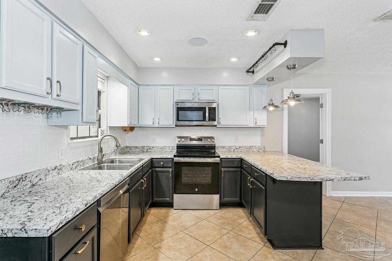 5389 Camille Gardens Cir