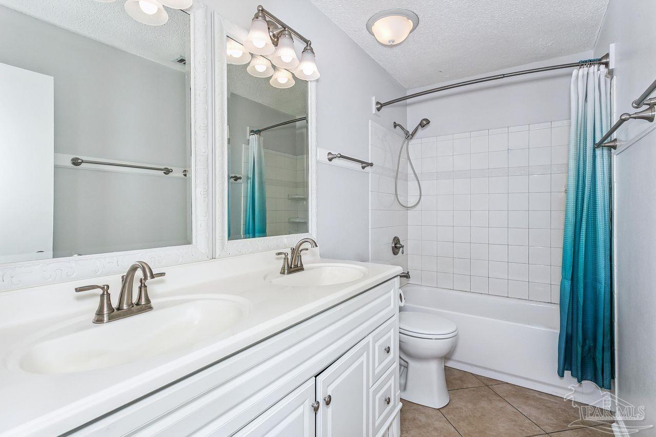 5389 Camille Gardens Cir