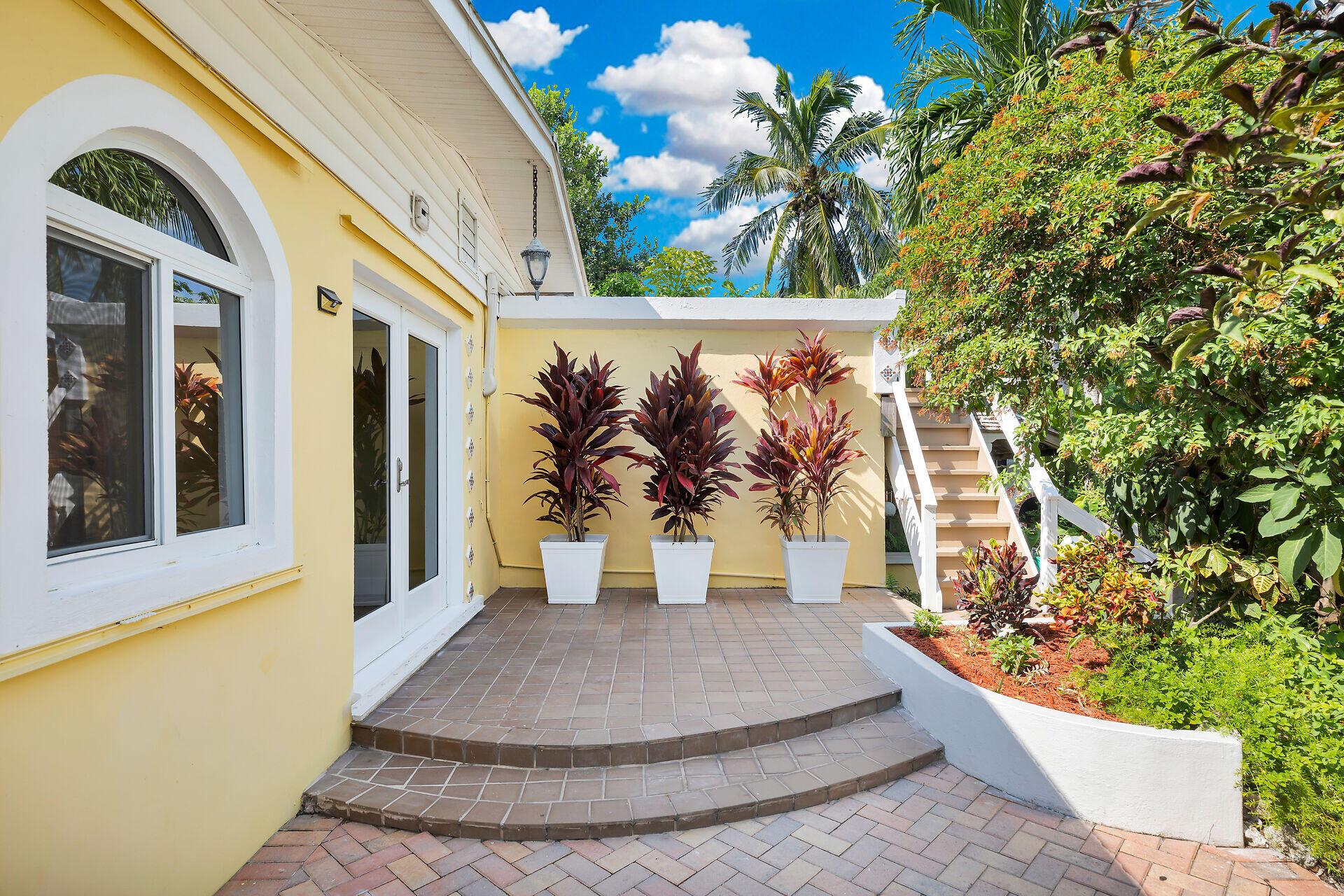 1875 109Th Street Gulf Unit: B