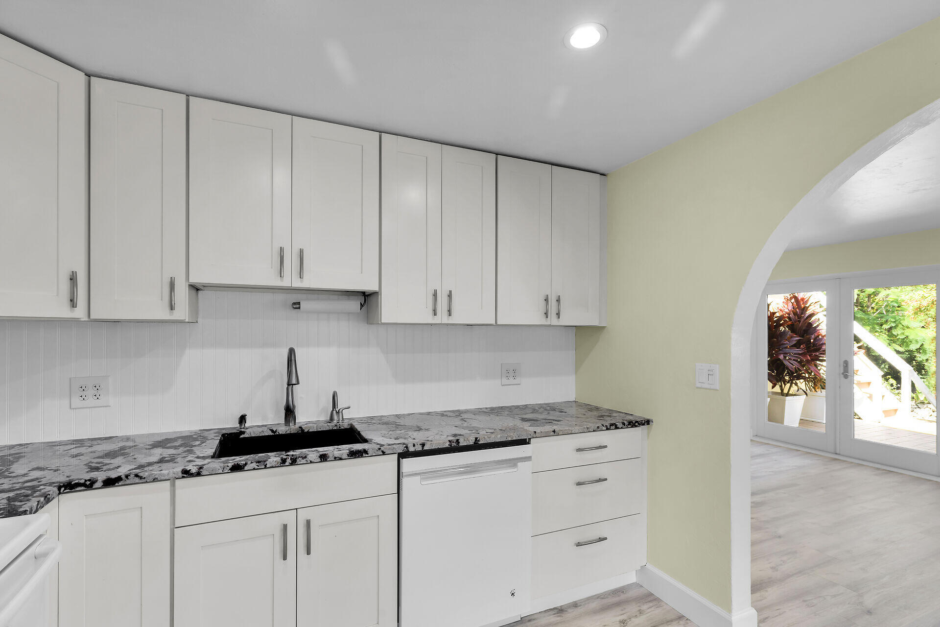1875 109Th Street Gulf Unit: B