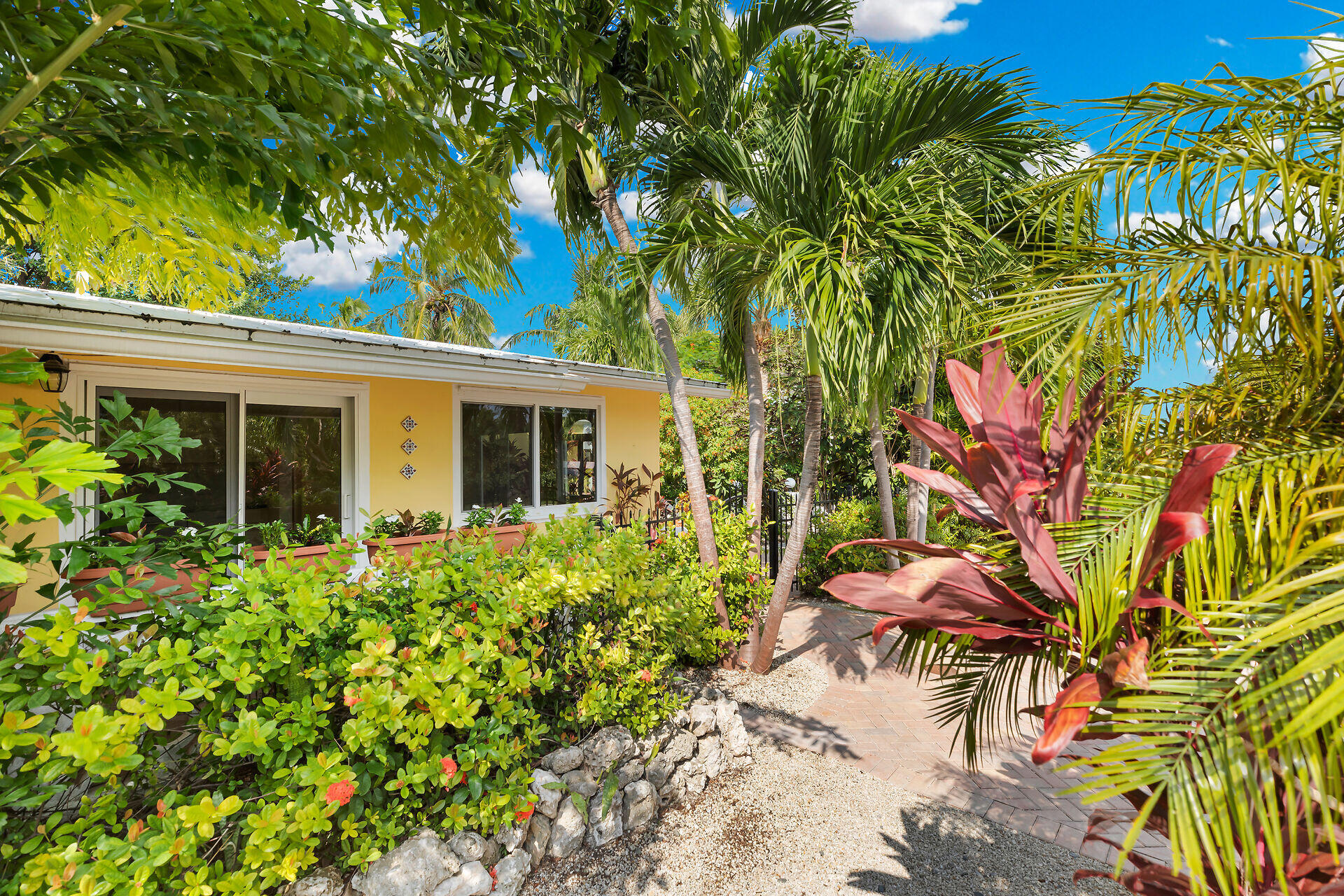 1875 109Th Street Gulf Unit: B