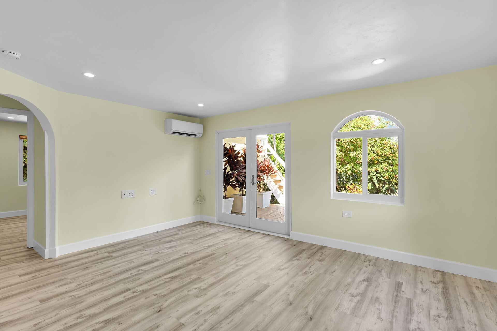 1875 109Th Street Gulf Unit: B
