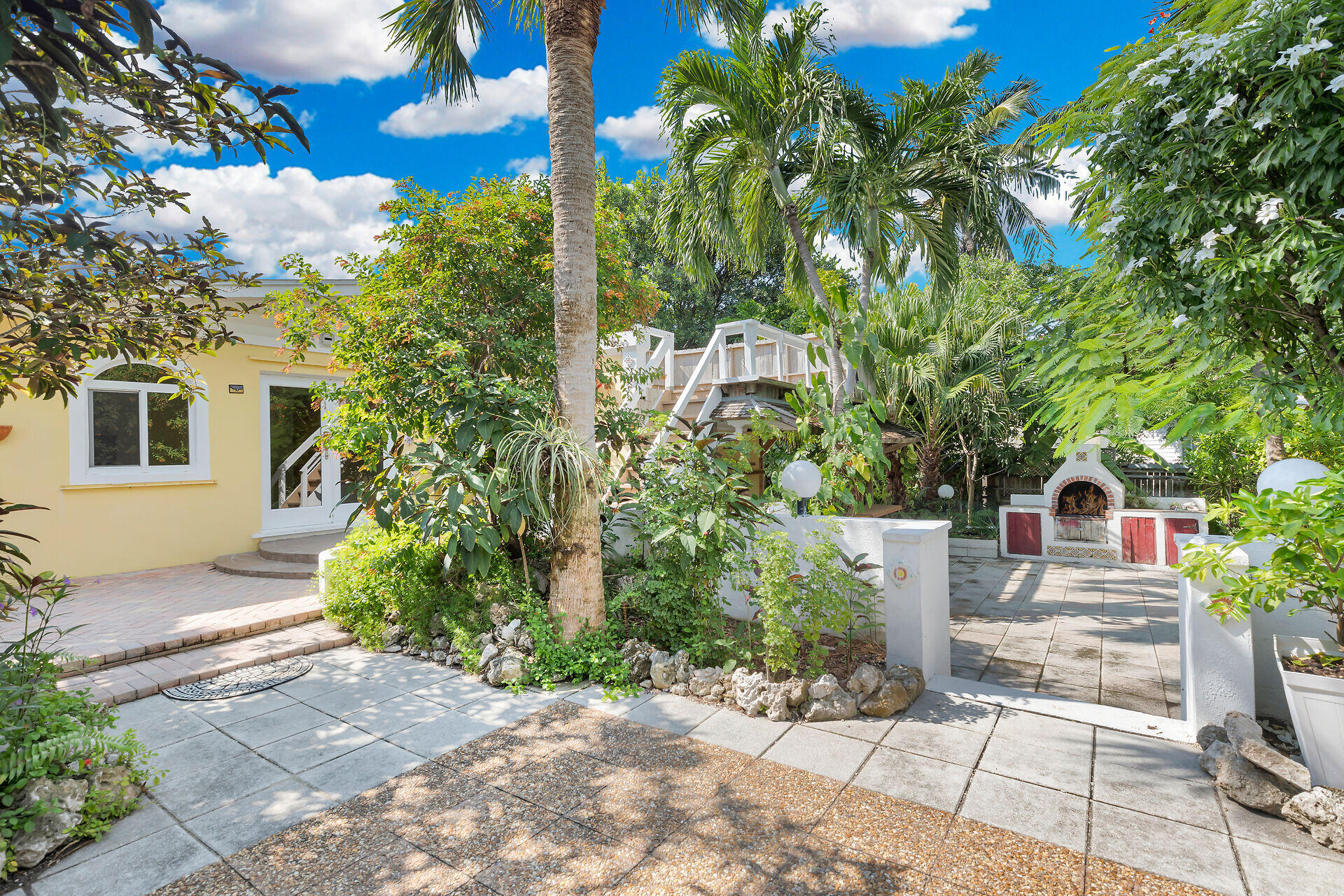 1875 109Th Street Gulf Unit: B