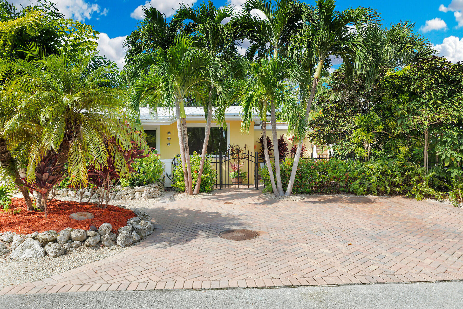 1875 109Th Street Gulf Unit: B