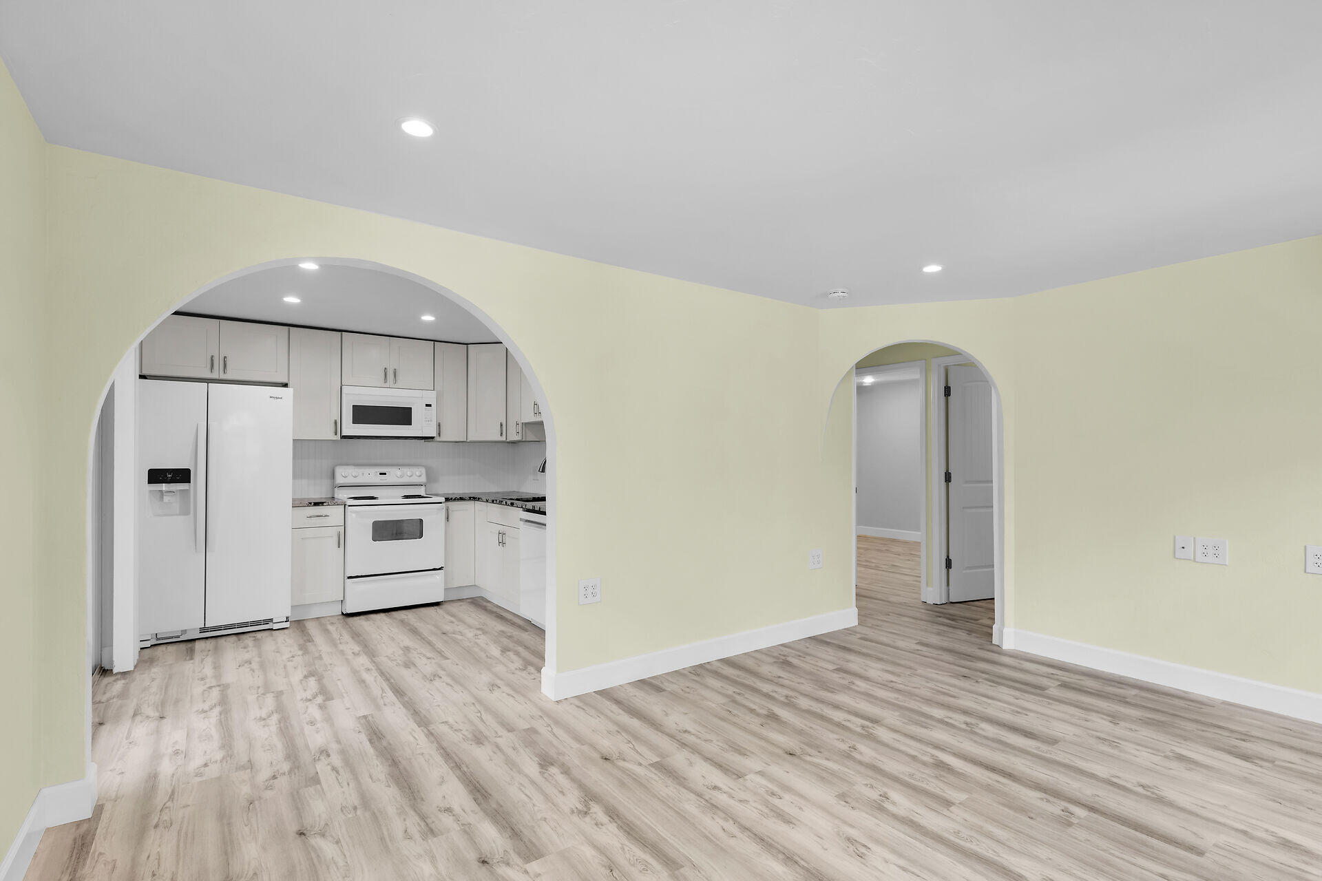 1875 109Th Street Gulf Unit: B
