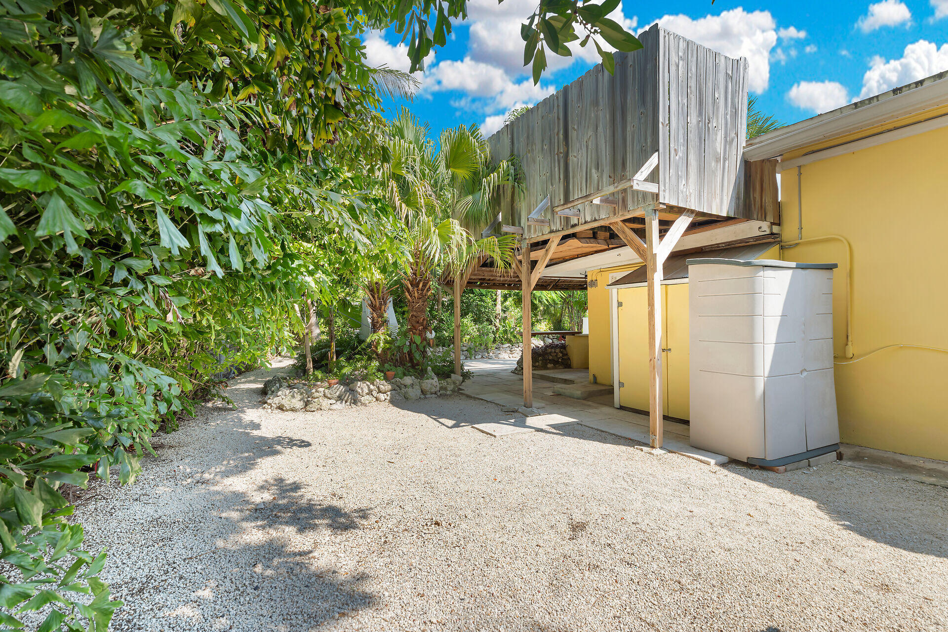 1875 109Th Street Gulf Unit: B