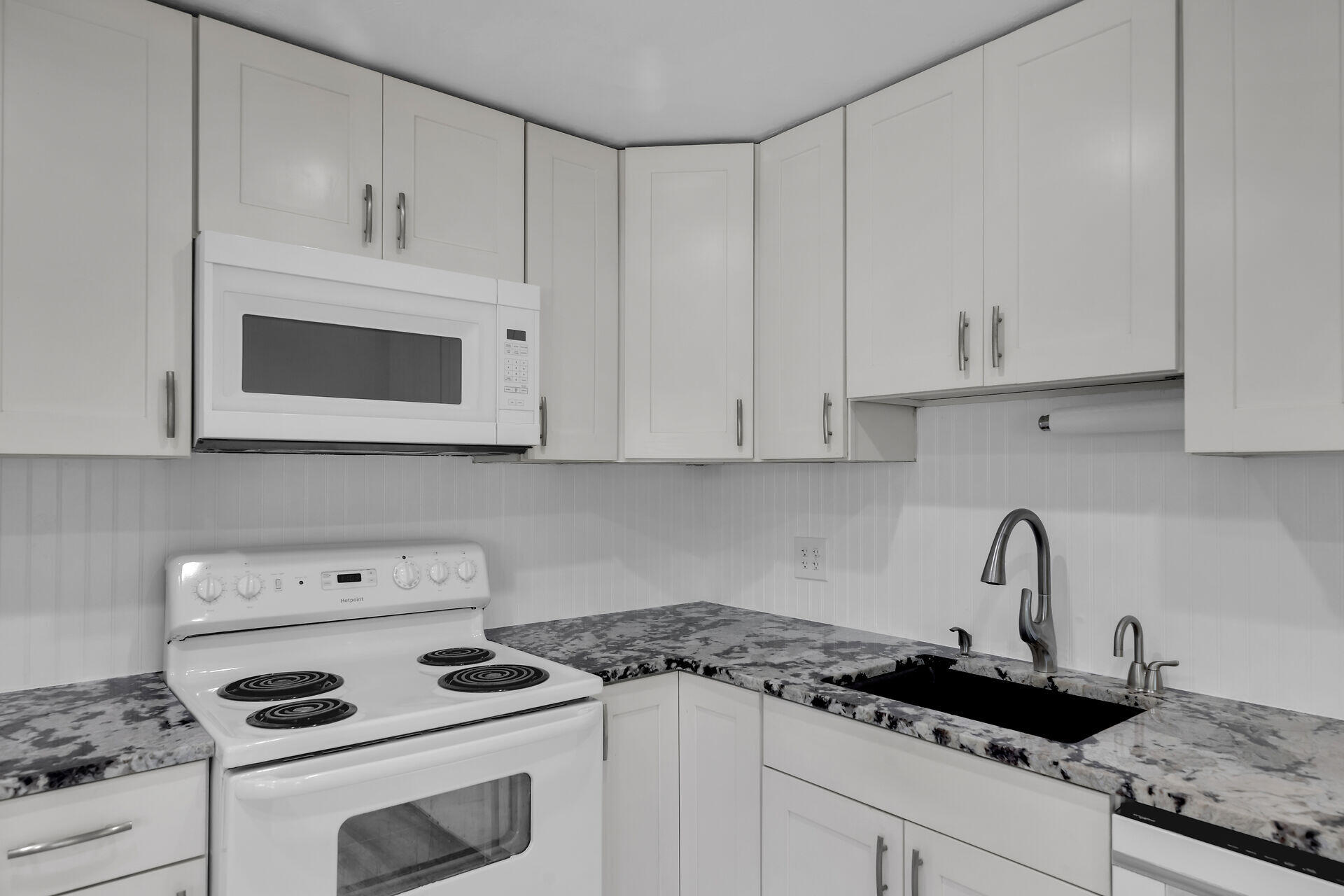 1875 109Th Street Gulf Unit: B