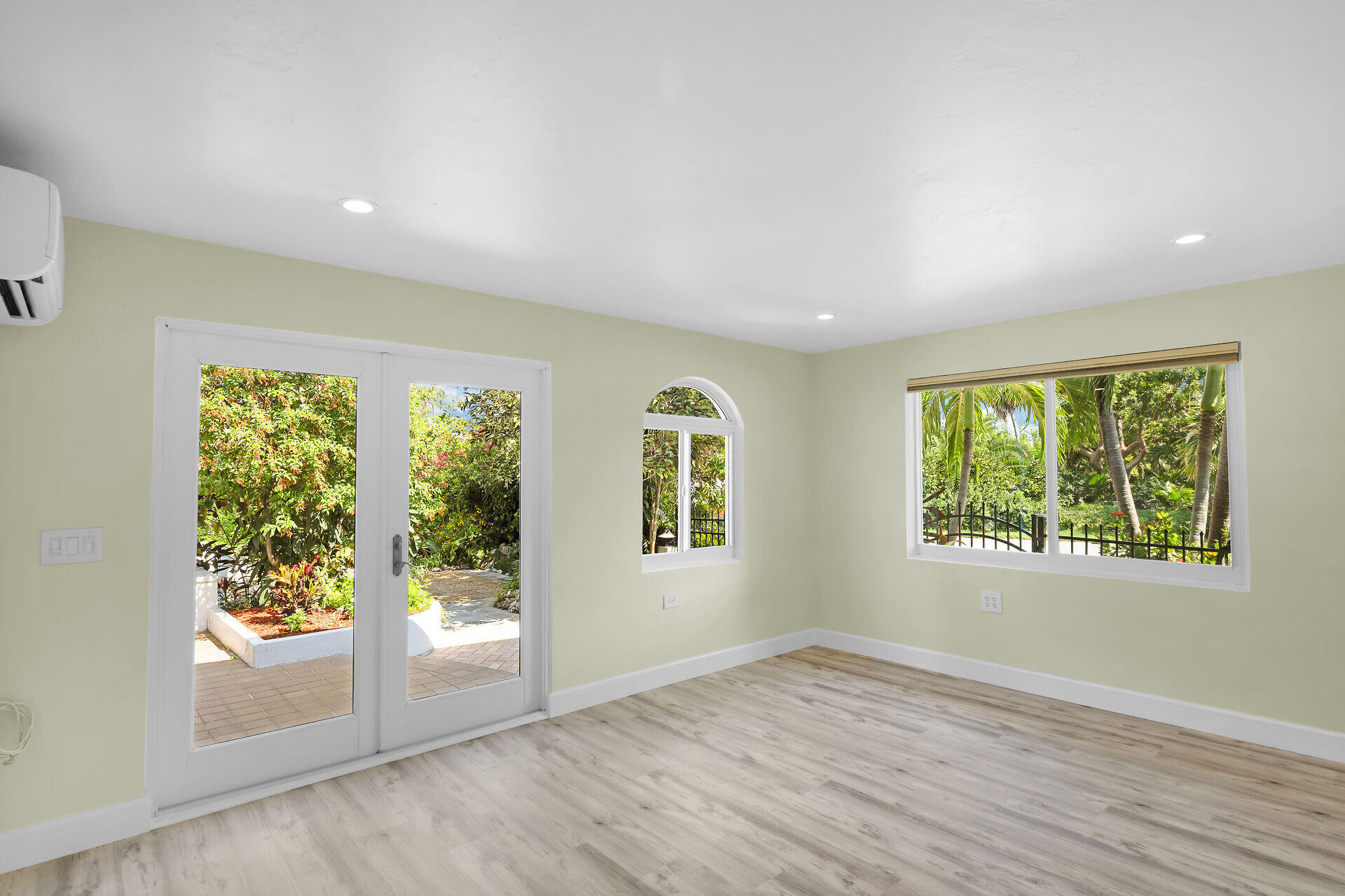 1875 109Th Street Gulf Unit: B
