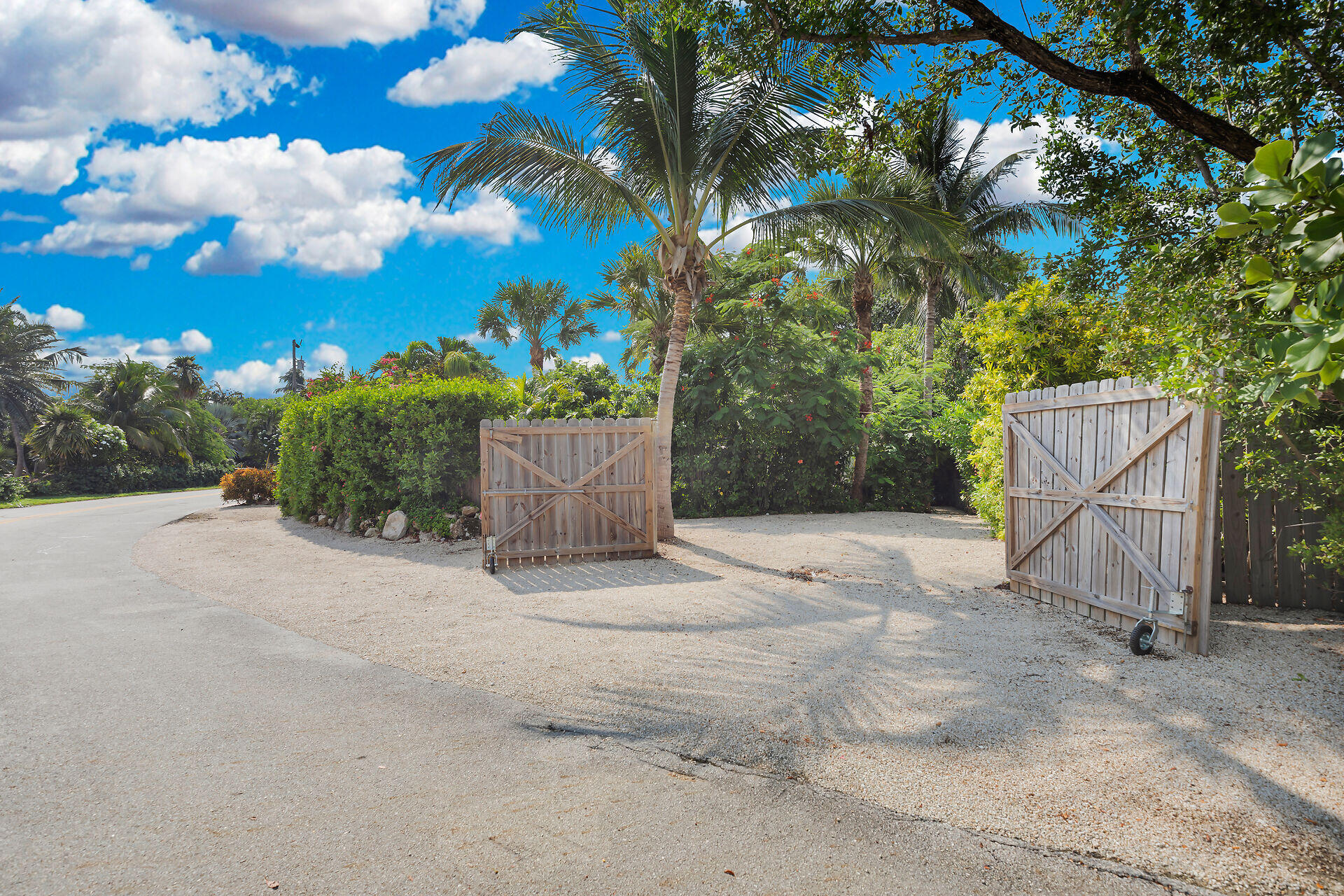 1875 109Th Street Gulf Unit: B