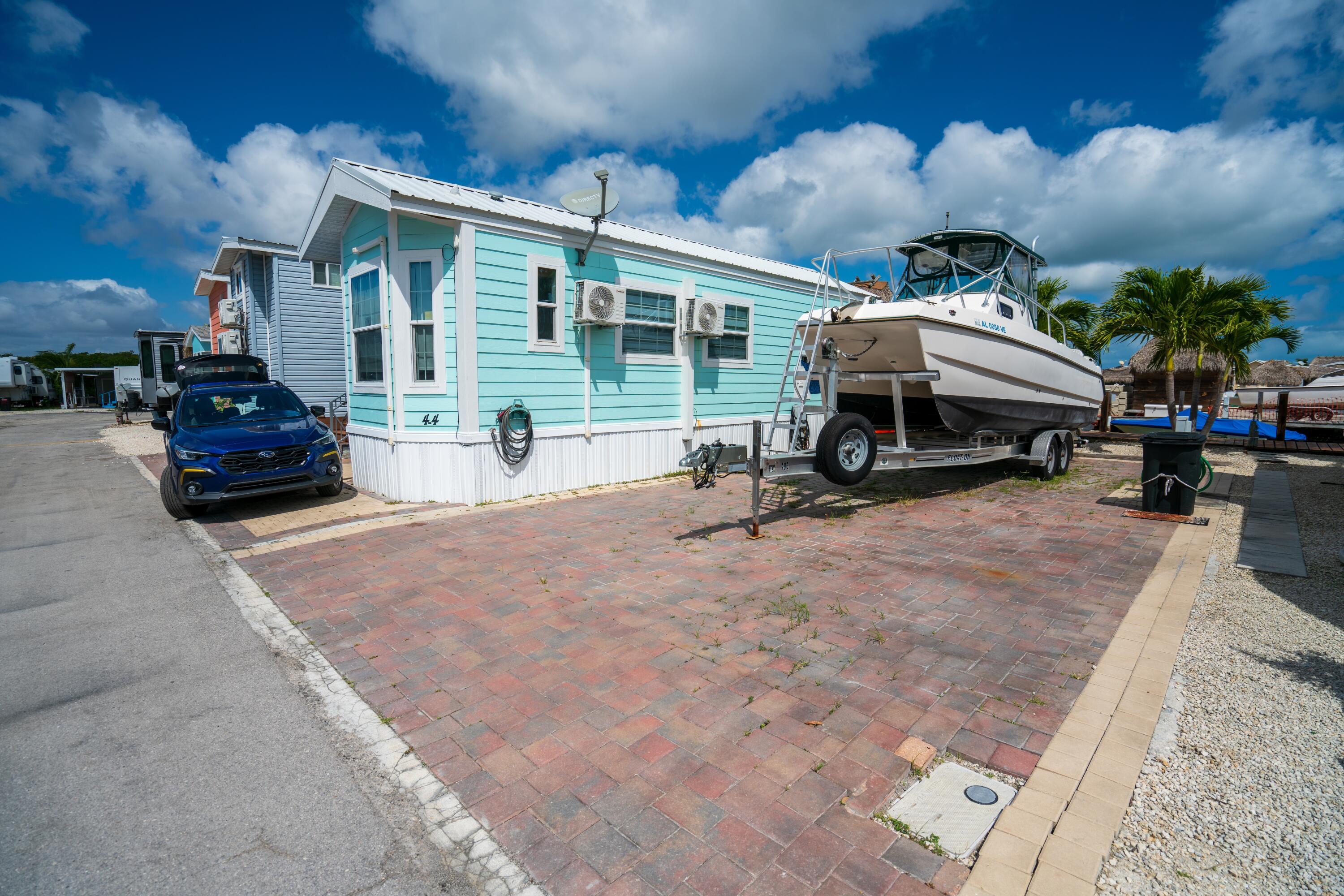 999 Morris Avenue Unit: 4-3