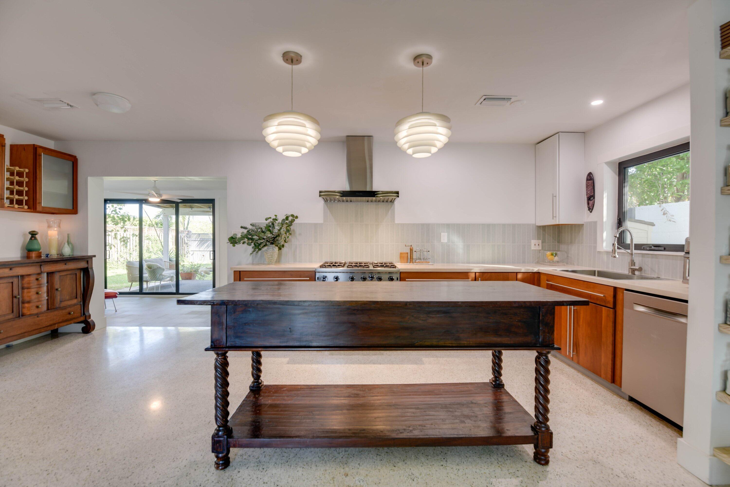 3412 Riviera Drive