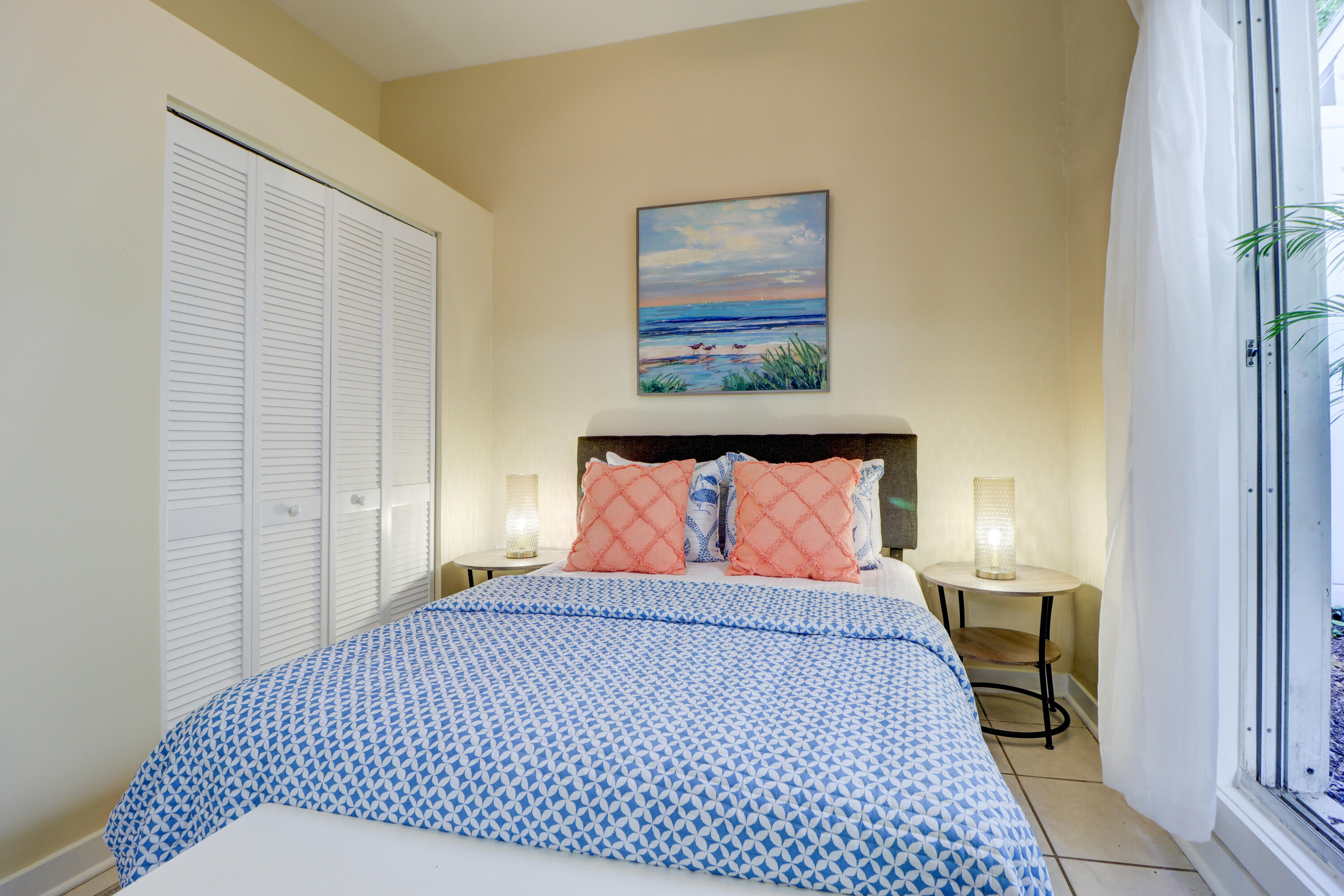 416 Petronia Street Unit: 4