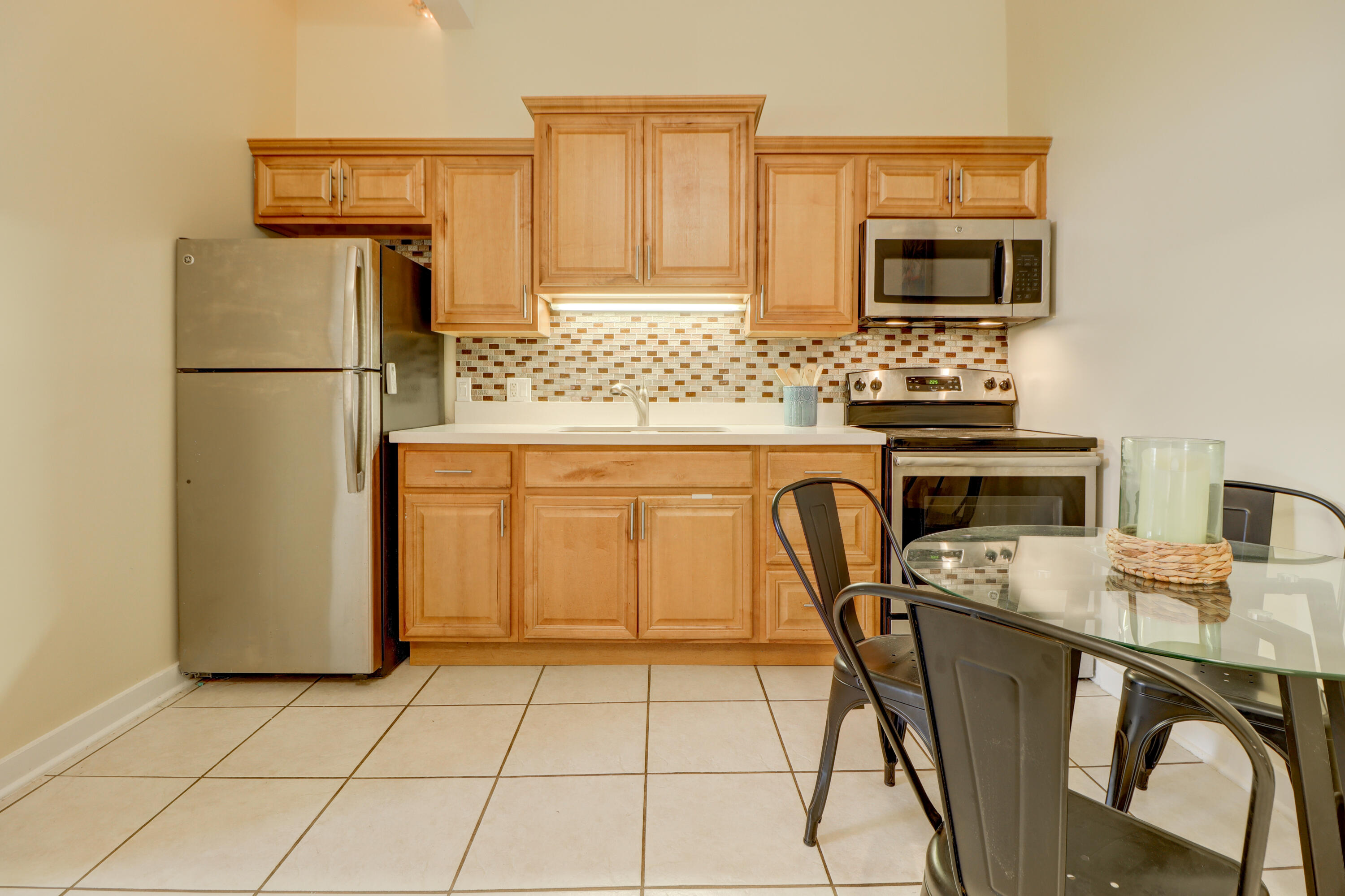 416 Petronia Street Unit: 4