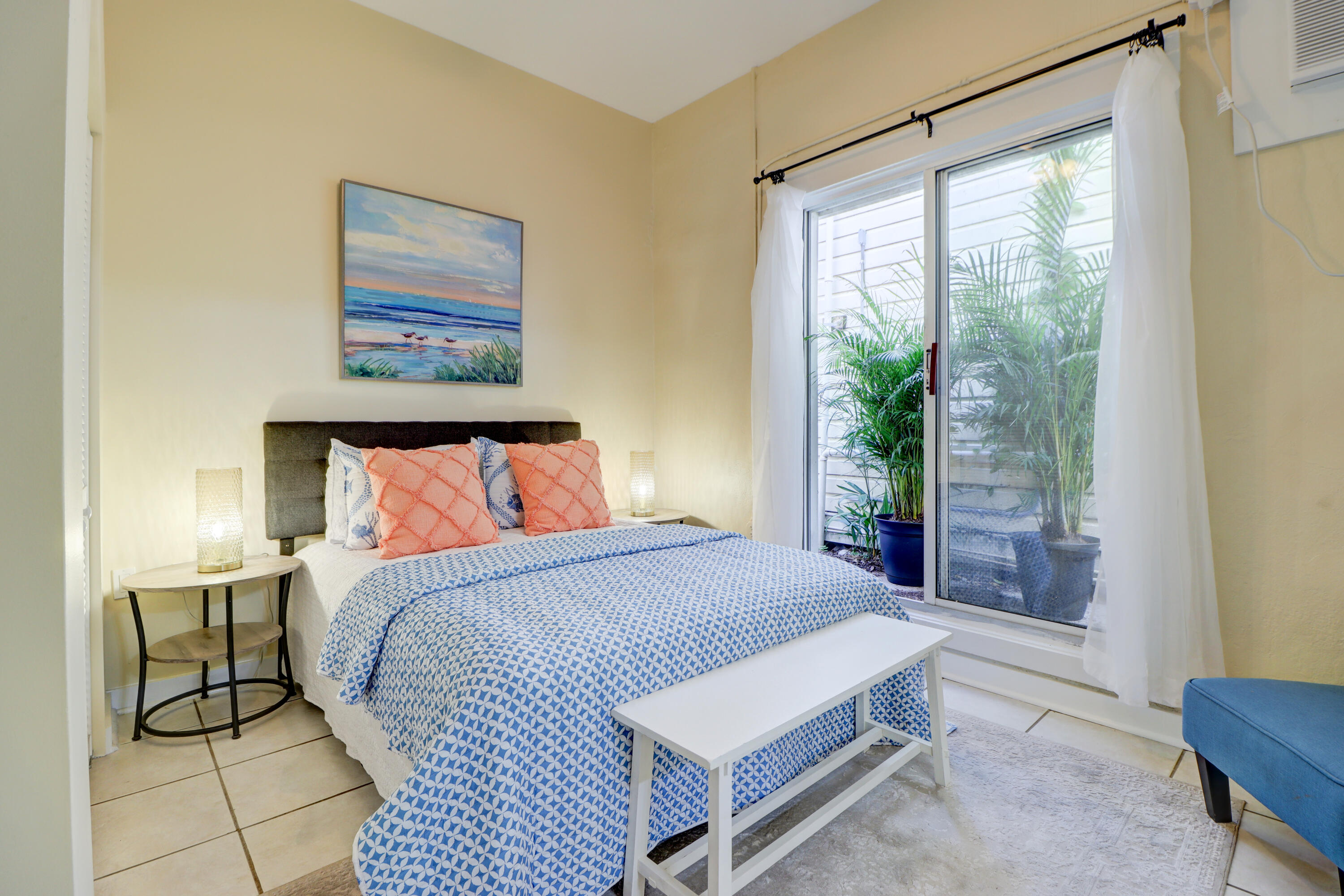 416 Petronia Street Unit: 4