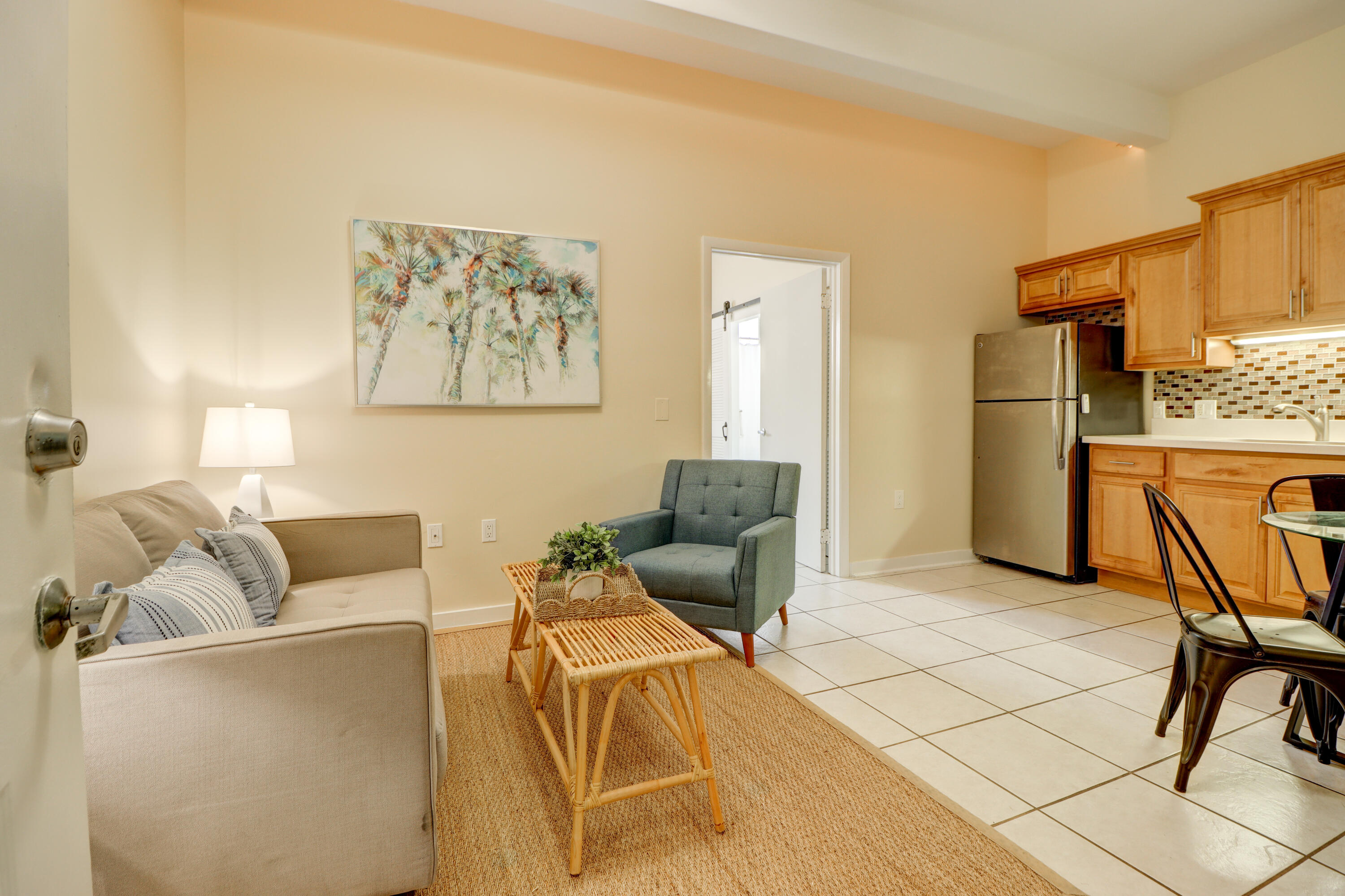 416 Petronia Street Unit: 4