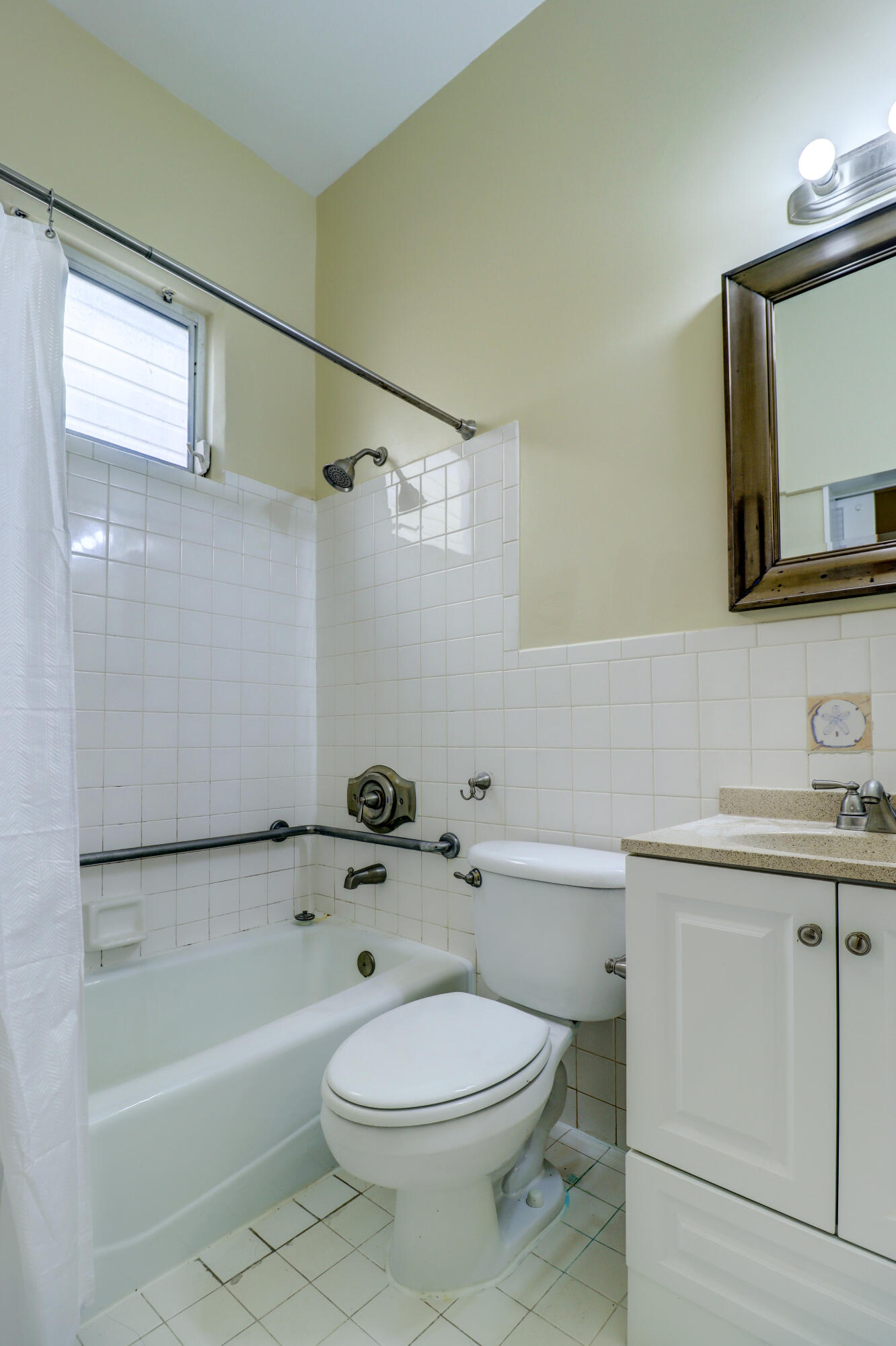 416 Petronia Street Unit: 4