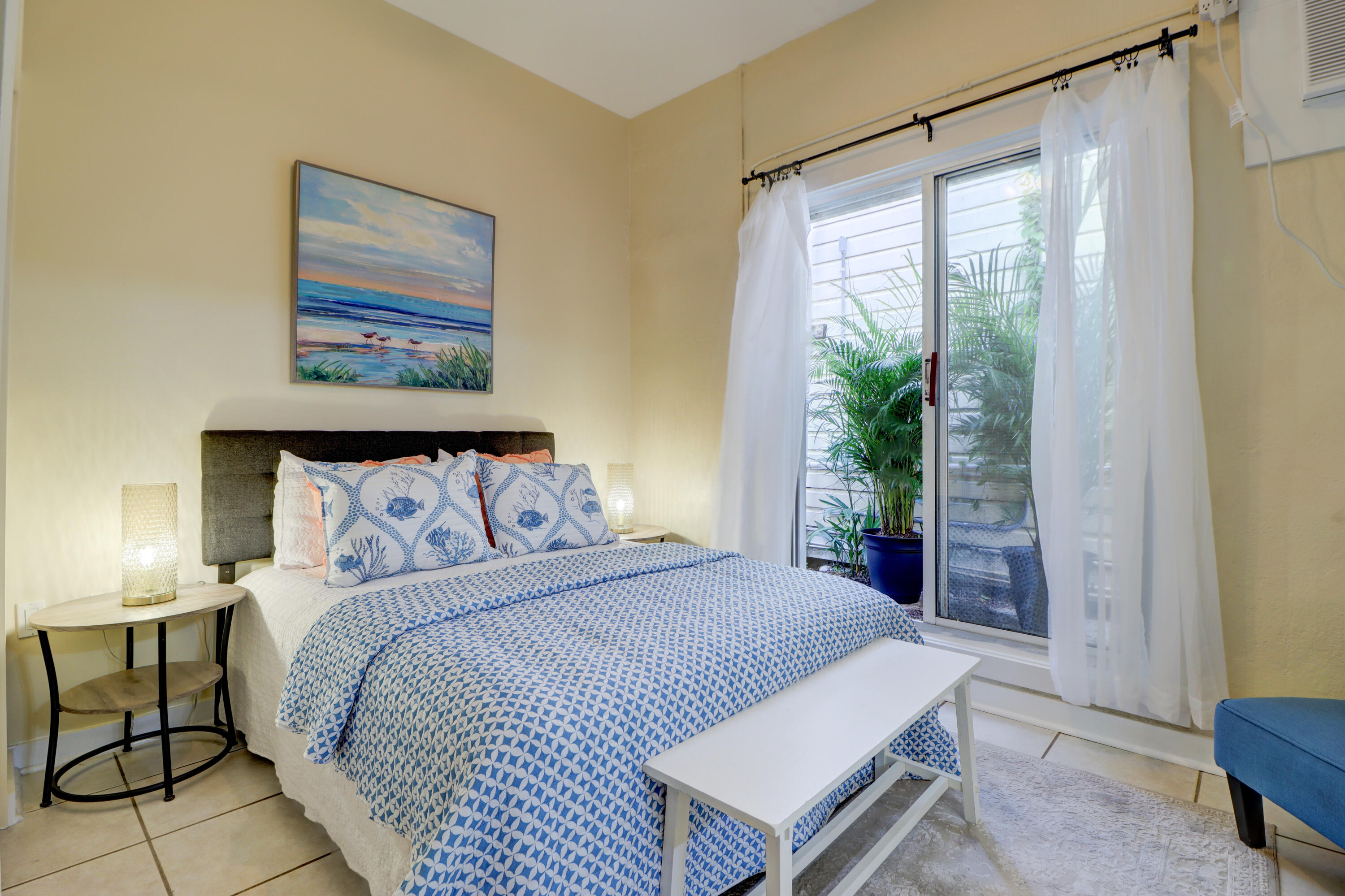 416 Petronia Street Unit: 4