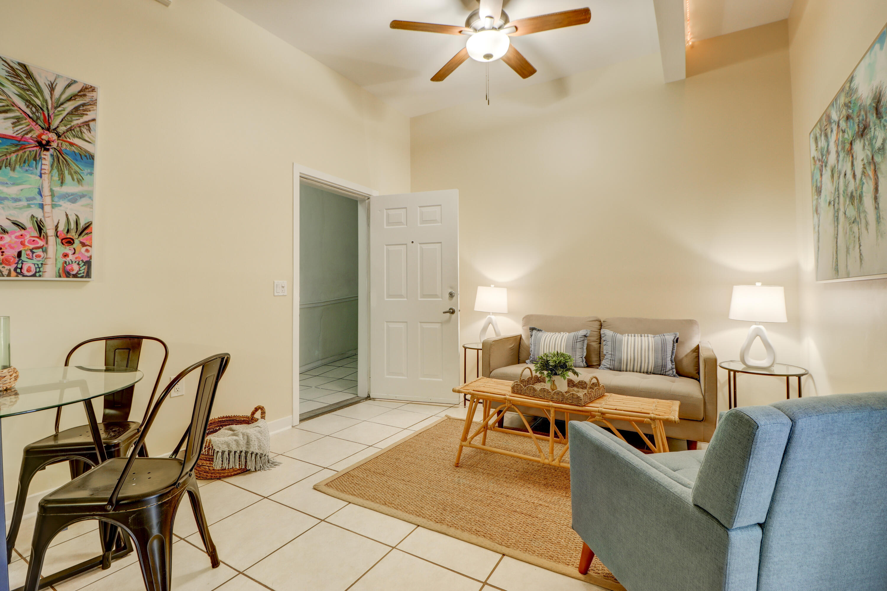 416 Petronia Street Unit: 4