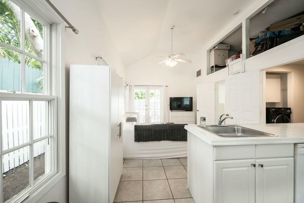 1209 William Street Unit: 7